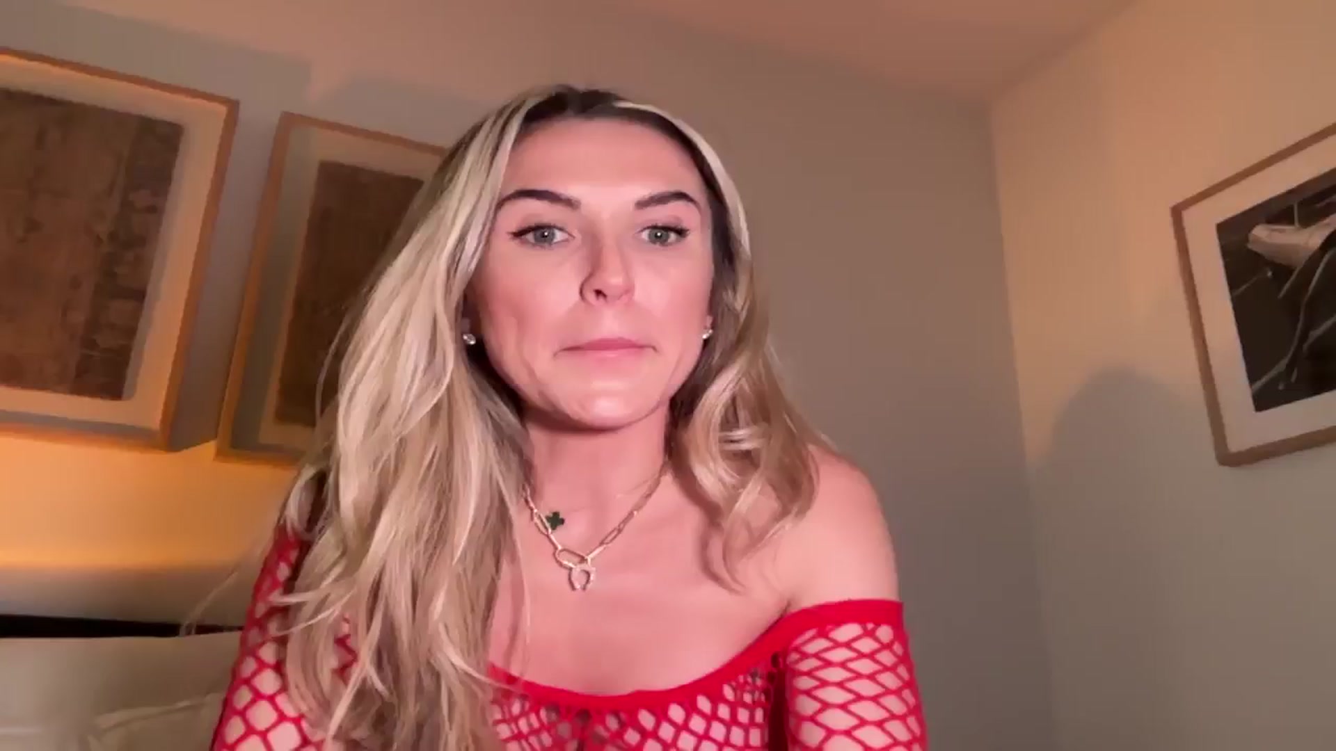 Gallery image thumbnail from cutiepiekayla's myfreecams stream on, 12/16/2024, 05:39 image 16 of 20