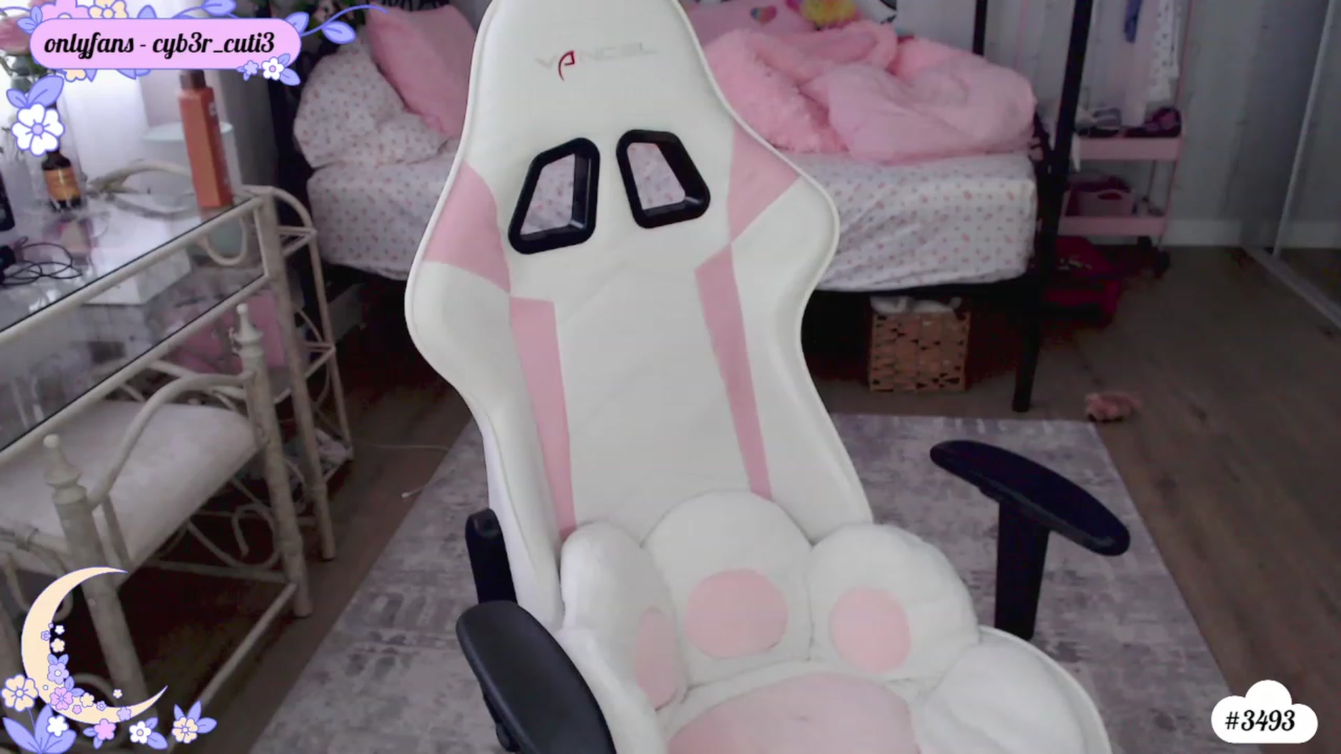 Gallery image thumbnail from cyb3r_cuti3's myfreecams stream on, 11/14/2022, 22:39 image 4 of 20