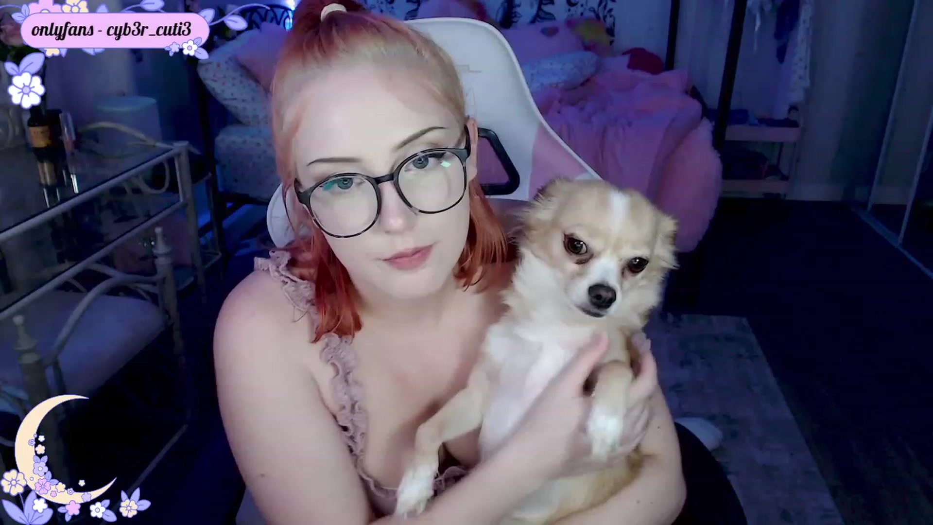 Gallery image thumbnail from cyb3r_cuti3's myfreecams stream on, 11/22/2022, 01:32 image 10 of 20
