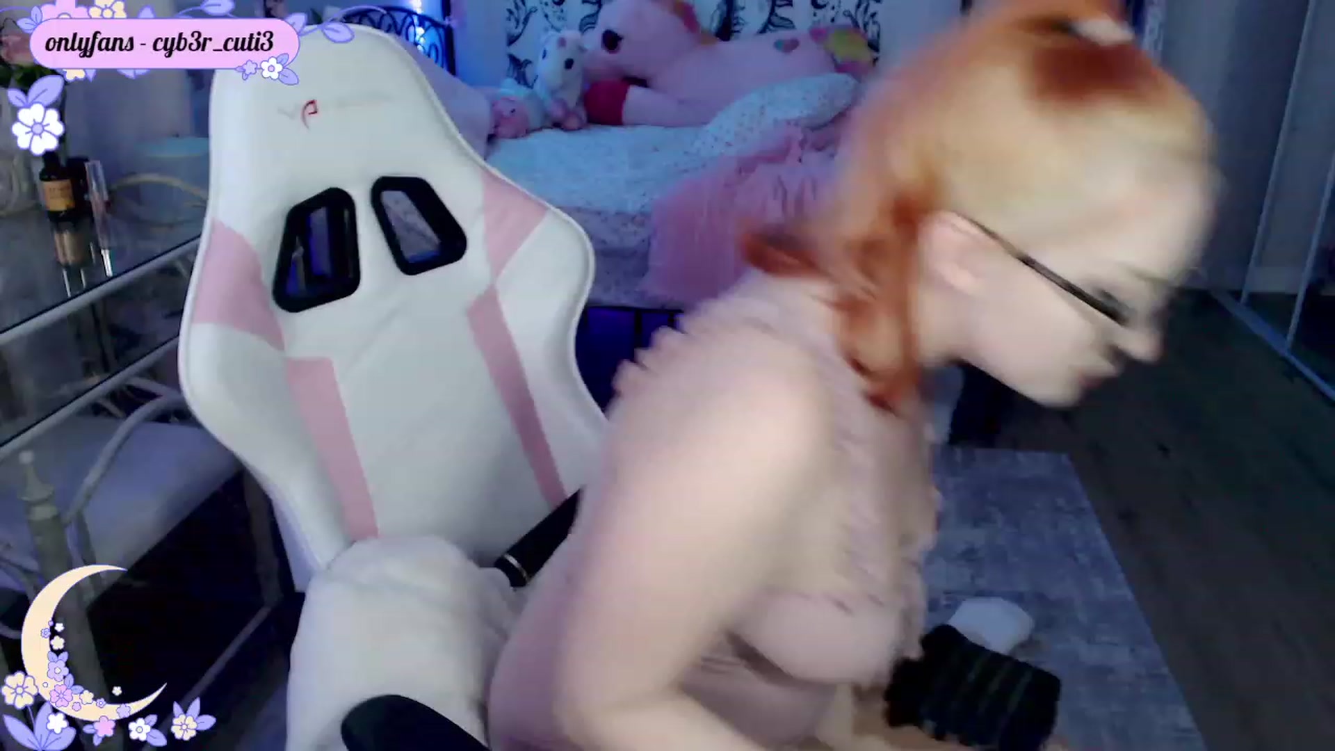 Gallery image thumbnail from cyb3r_cuti3's myfreecams stream on, 11/22/2022, 01:32 image 2 of 20