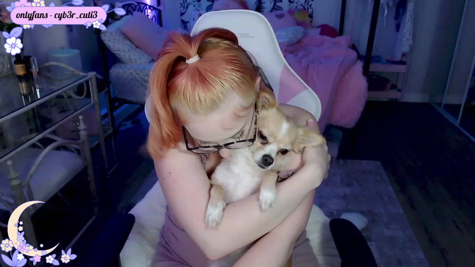 Gallery image thumbnail from cyb3r_cuti3's myfreecams stream on, 11/22/2022, 01:32 image 11 of 20