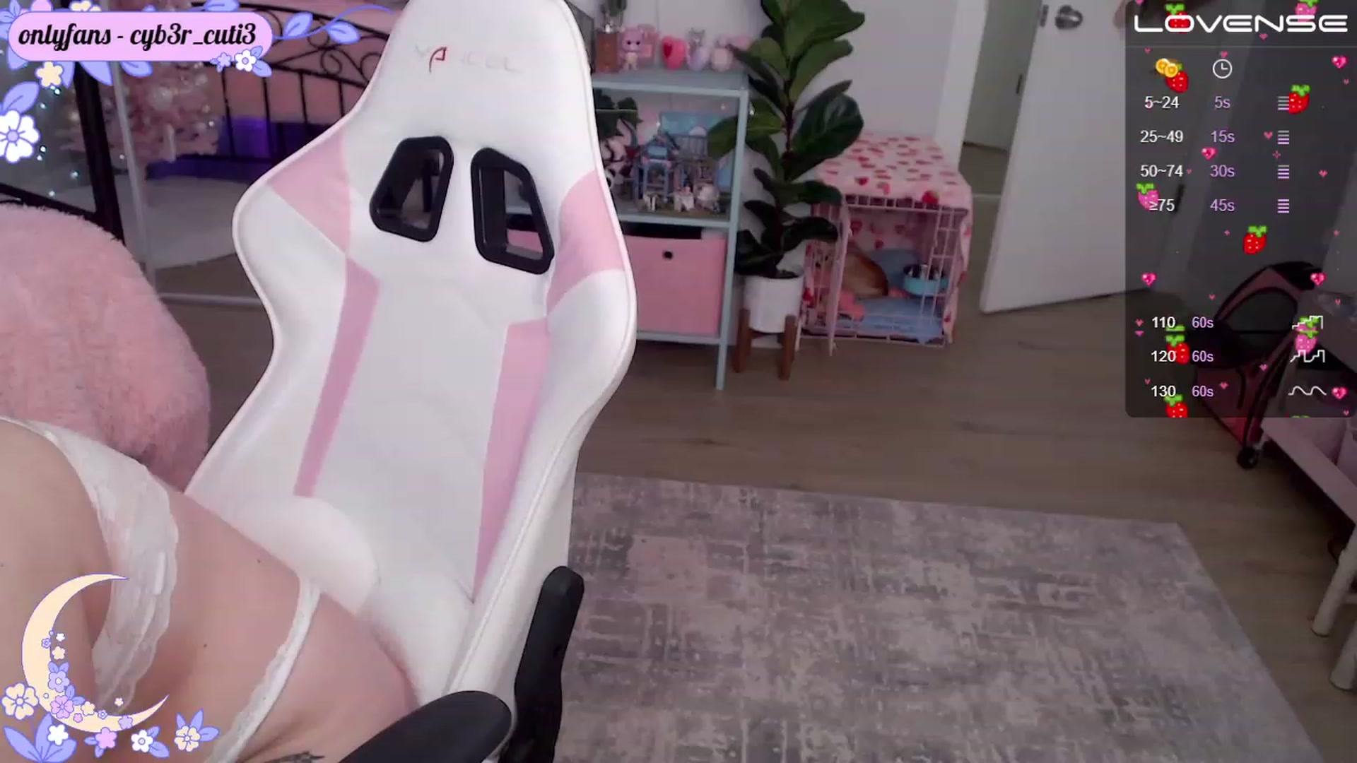 Gallery image thumbnail from cyb3r_cuti3's myfreecams stream on, 12/06/2022, 20:27 image 16 of 20