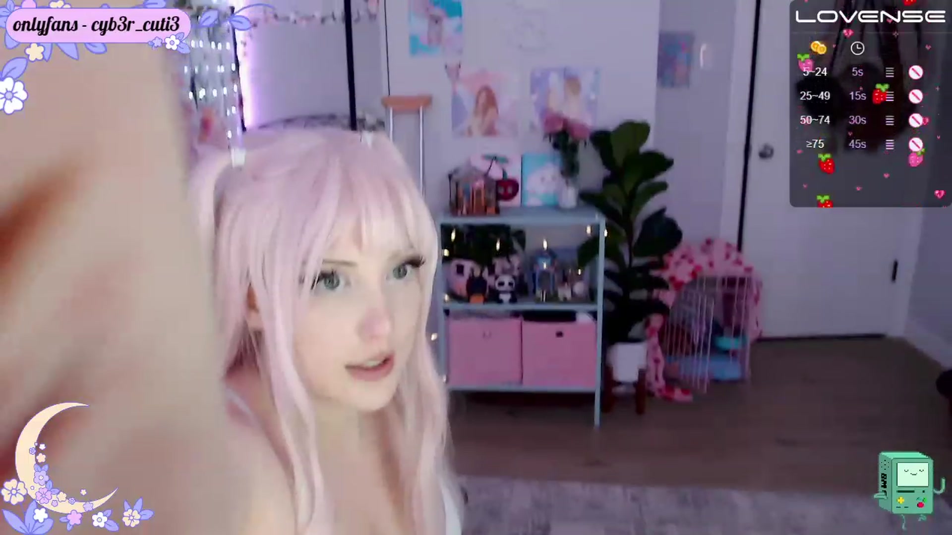 Gallery image thumbnail from cyb3r_cuti3's myfreecams stream on, 12/18/2022, 23:30 image 19 of 20