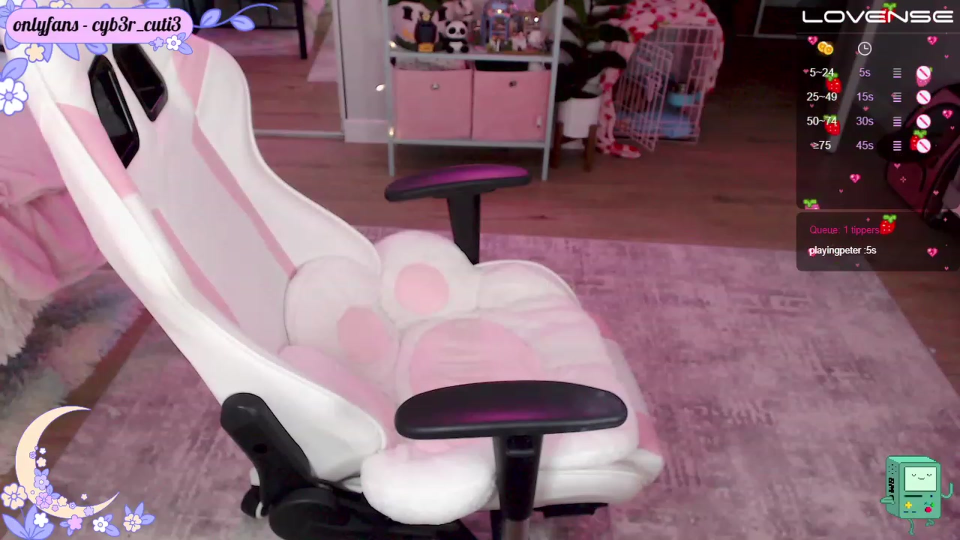 Gallery image thumbnail from cyb3r_cuti3's myfreecams stream on, 12/19/2022, 01:33 image 2 of 20