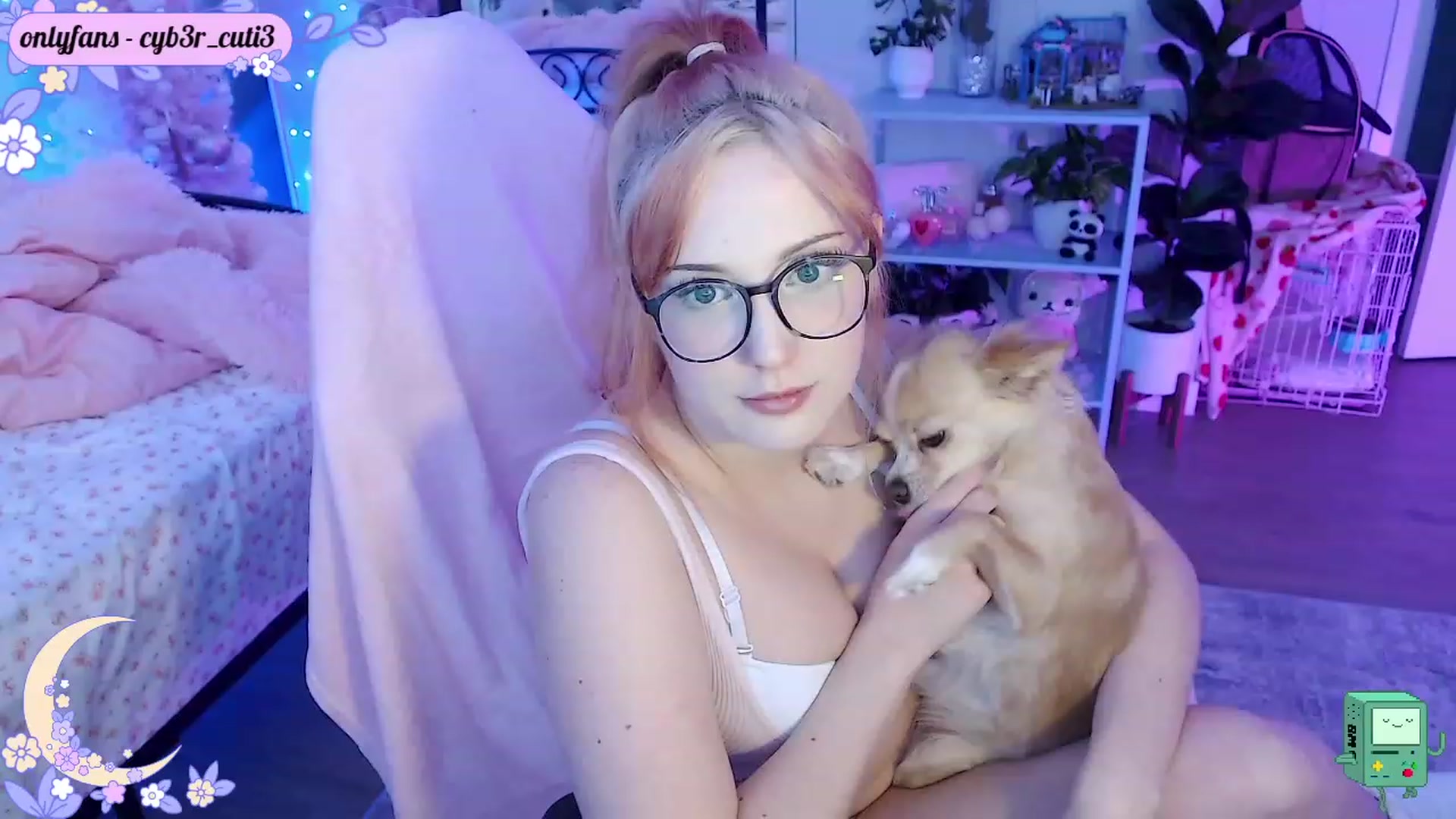 Gallery image thumbnail from cyb3r_cuti3's myfreecams stream on, 01/02/2023, 21:50 image 11 of 20