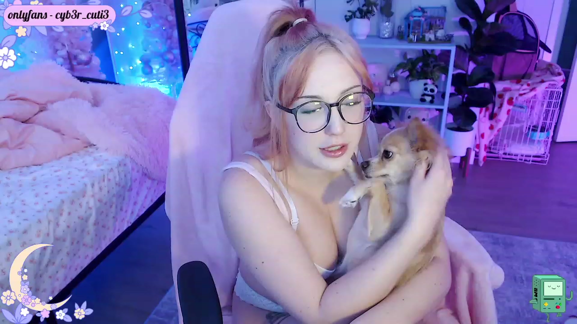 Gallery image thumbnail from cyb3r_cuti3's myfreecams stream on, 01/02/2023, 21:50 image 10 of 20