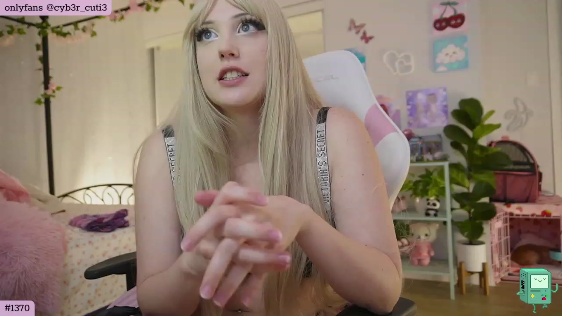 Gallery image thumbnail from cyb3r_cuti3's myfreecams stream on, 01/29/2023, 23:27 image 20 of 20
