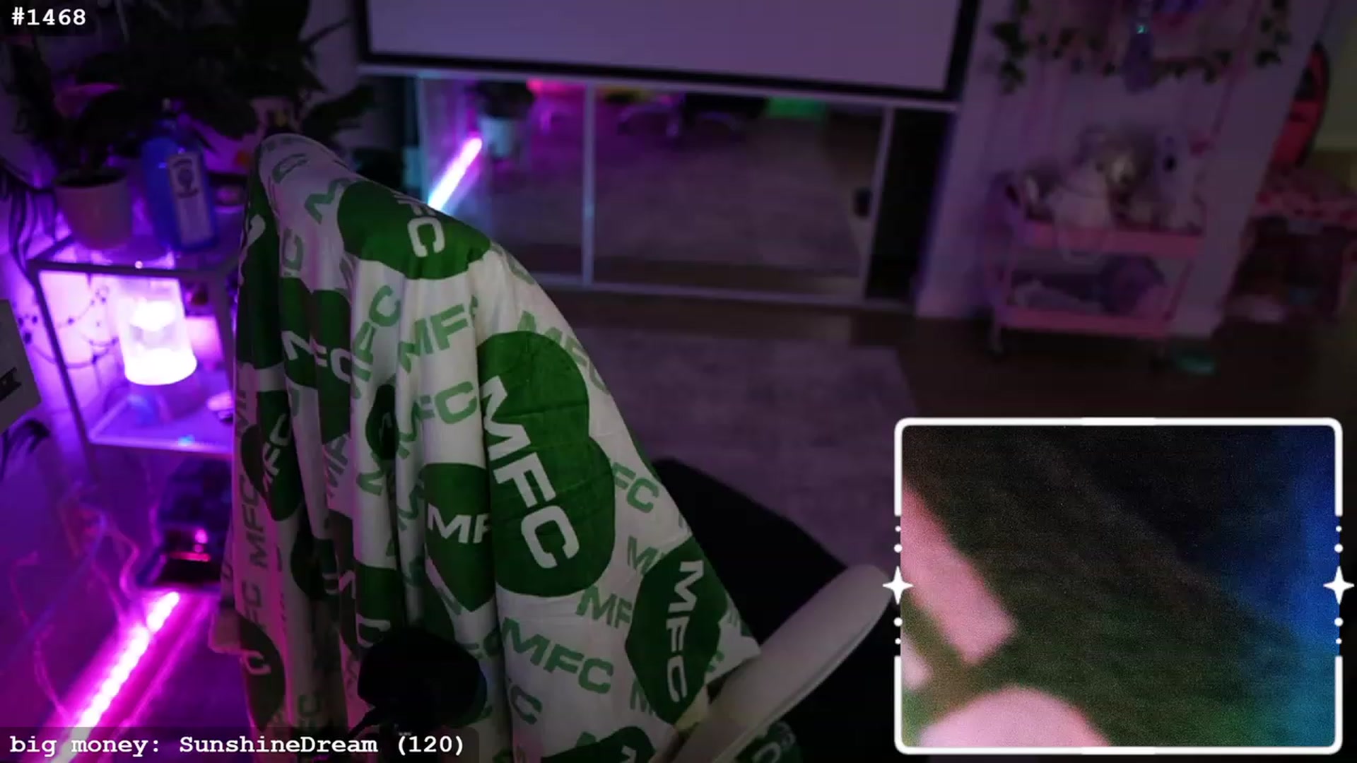 Gallery image thumbnail from cyb3r_cuti3's myfreecams stream on, 07/06/2023, 03:25 image 20 of 20