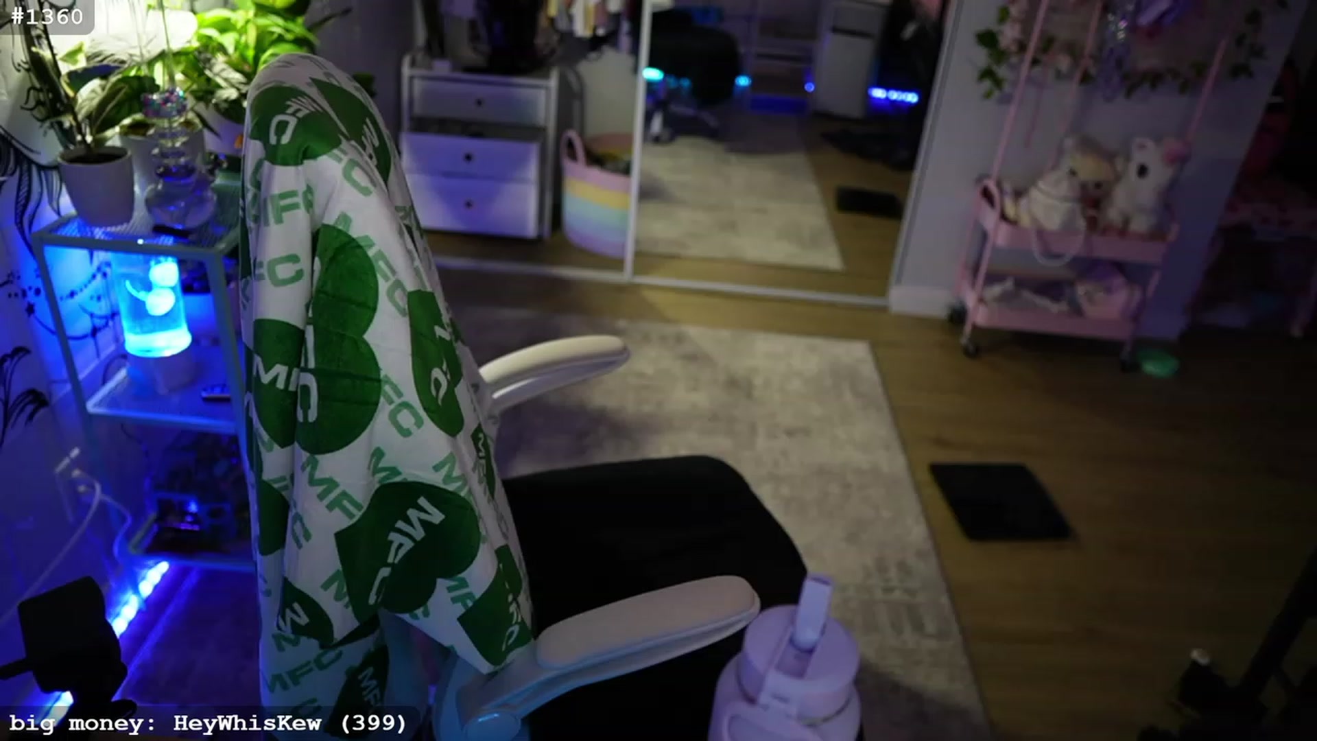 Gallery image thumbnail from cyb3r_cuti3's myfreecams stream on, 07/06/2023, 08:14 image 1 of 20