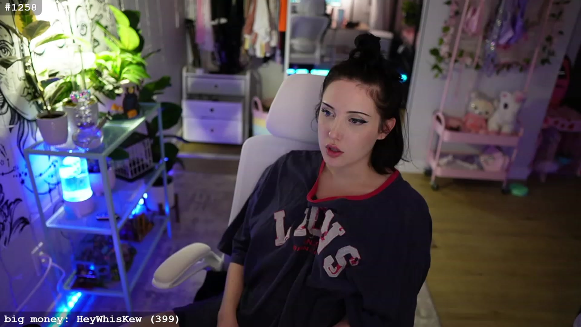 Gallery image thumbnail from cyb3r_cuti3's myfreecams stream on, 07/06/2023, 08:14 image 17 of 20