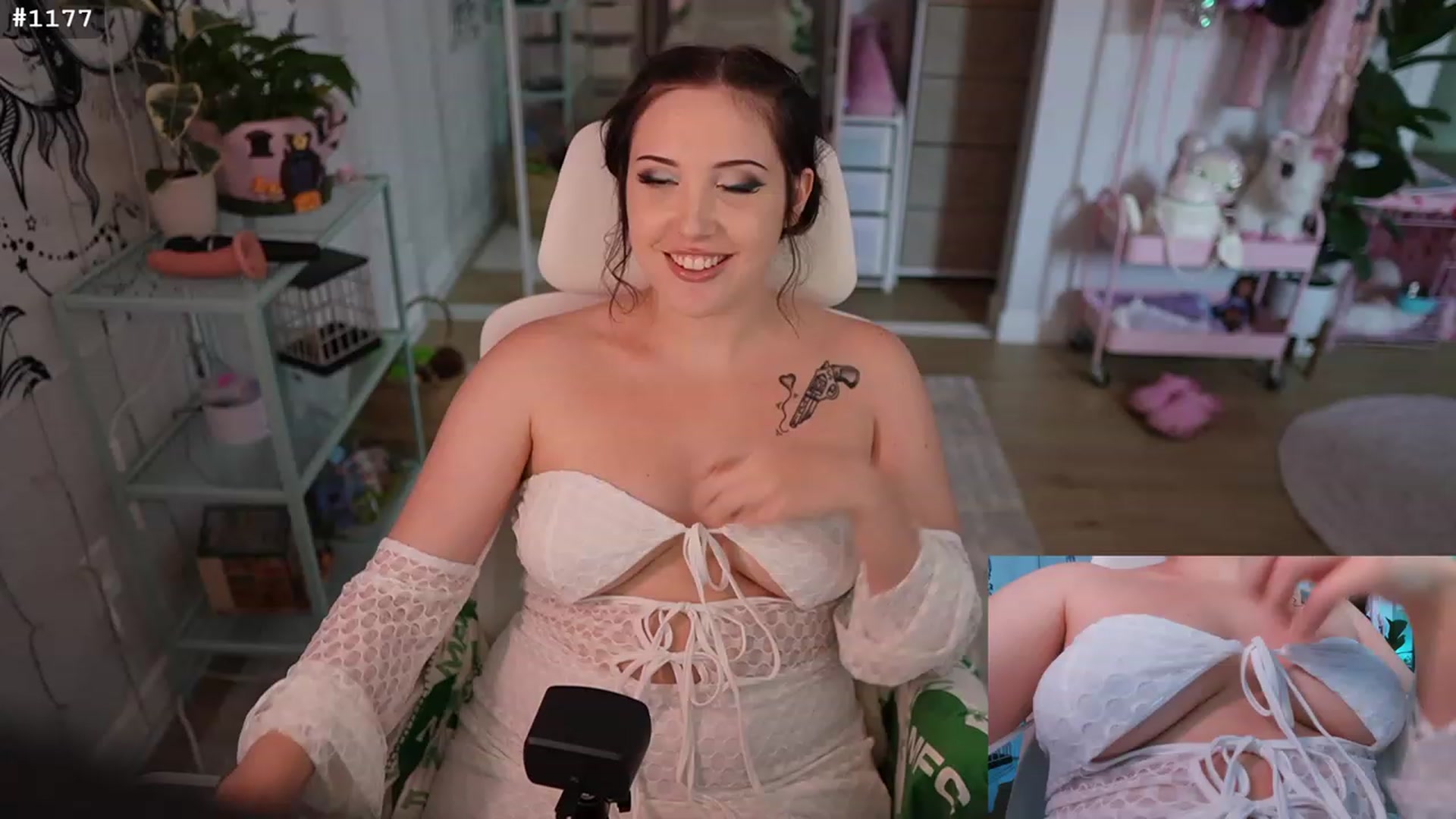 Gallery image thumbnail from cyb3r_cuti3's myfreecams stream on, 07/23/2023, 24:01 image 8 of 20