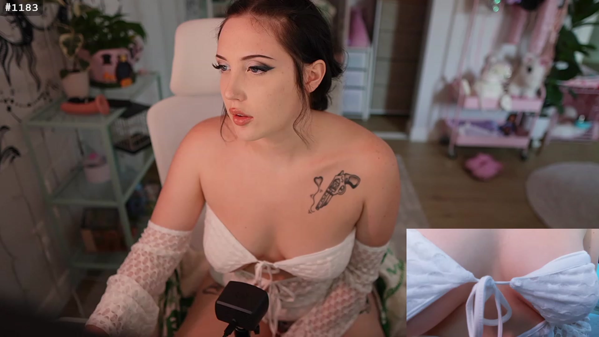 Gallery image thumbnail from cyb3r_cuti3's myfreecams stream on, 07/23/2023, 24:01 image 2 of 20