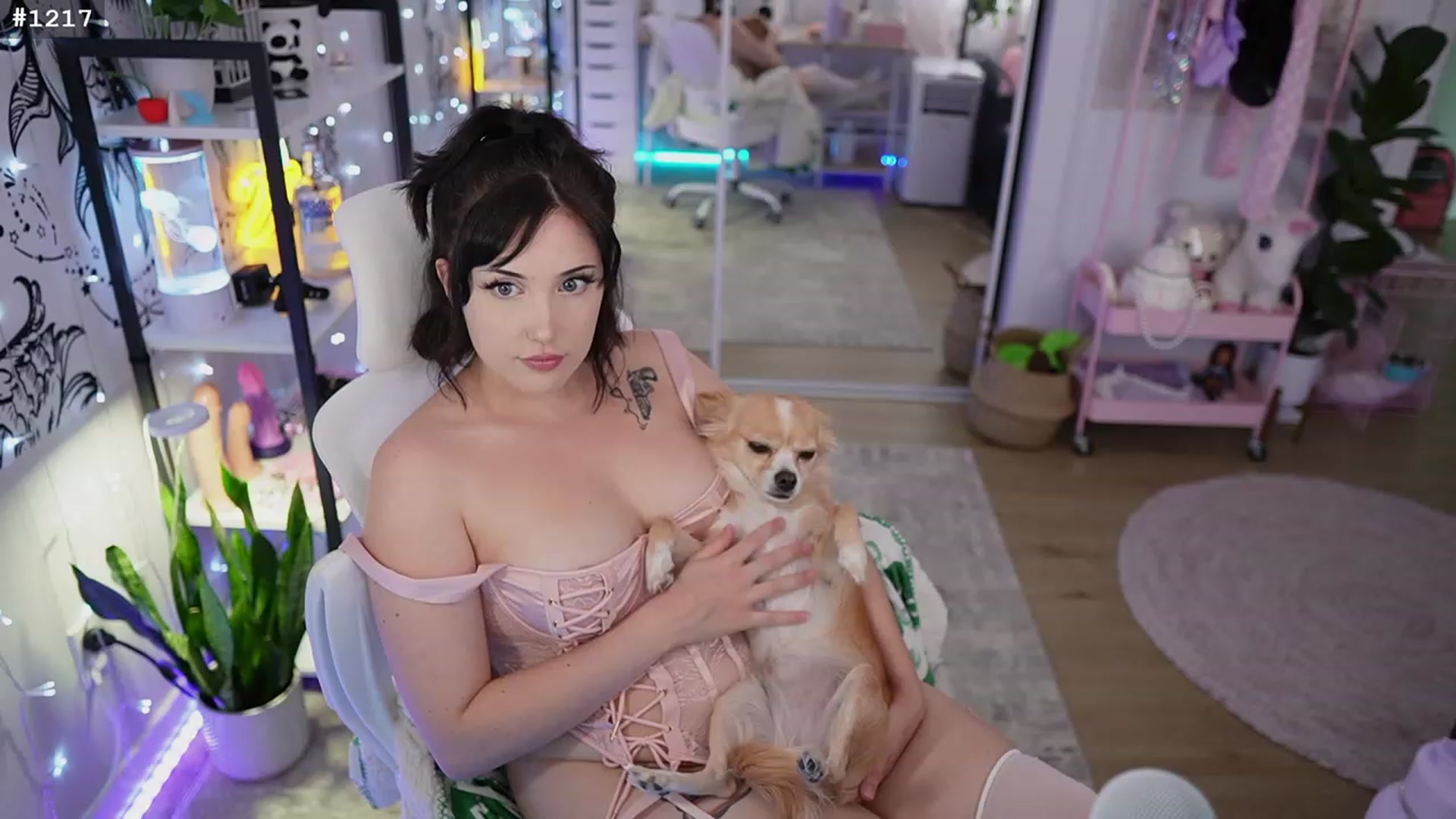 Gallery image thumbnail from cyb3r_cuti3's myfreecams stream on, 07/24/2023, 22:50 image 13 of 20