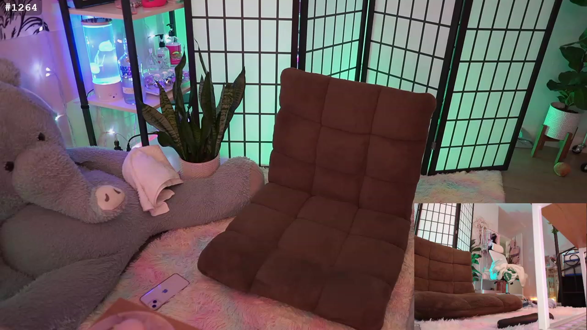 Gallery image thumbnail from cyb3r_cuti3's myfreecams stream on, 07/30/2023, 05:47 image 12 of 20