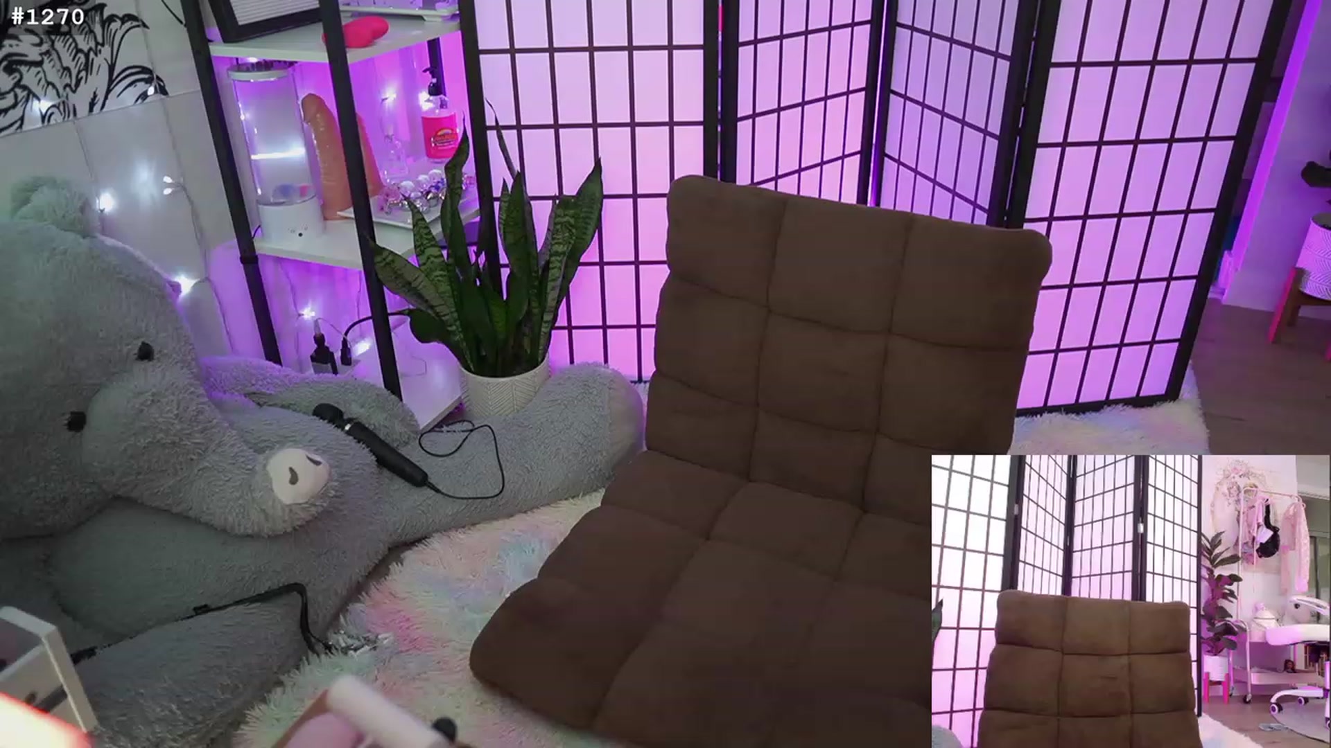 Gallery image thumbnail from cyb3r_cuti3's myfreecams stream on, 07/31/2023, 02:03 image 8 of 20