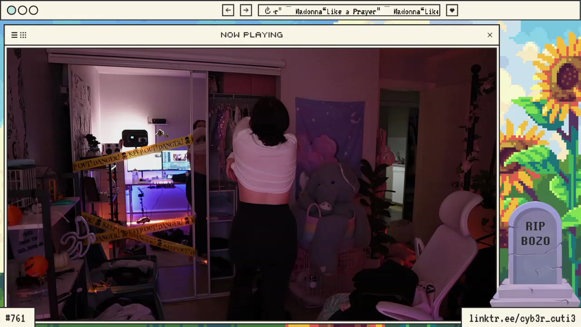Gallery image thumbnail from cyb3r_cuti3's myfreecams stream on, 10/08/2023, 04:14 image 6 of 20