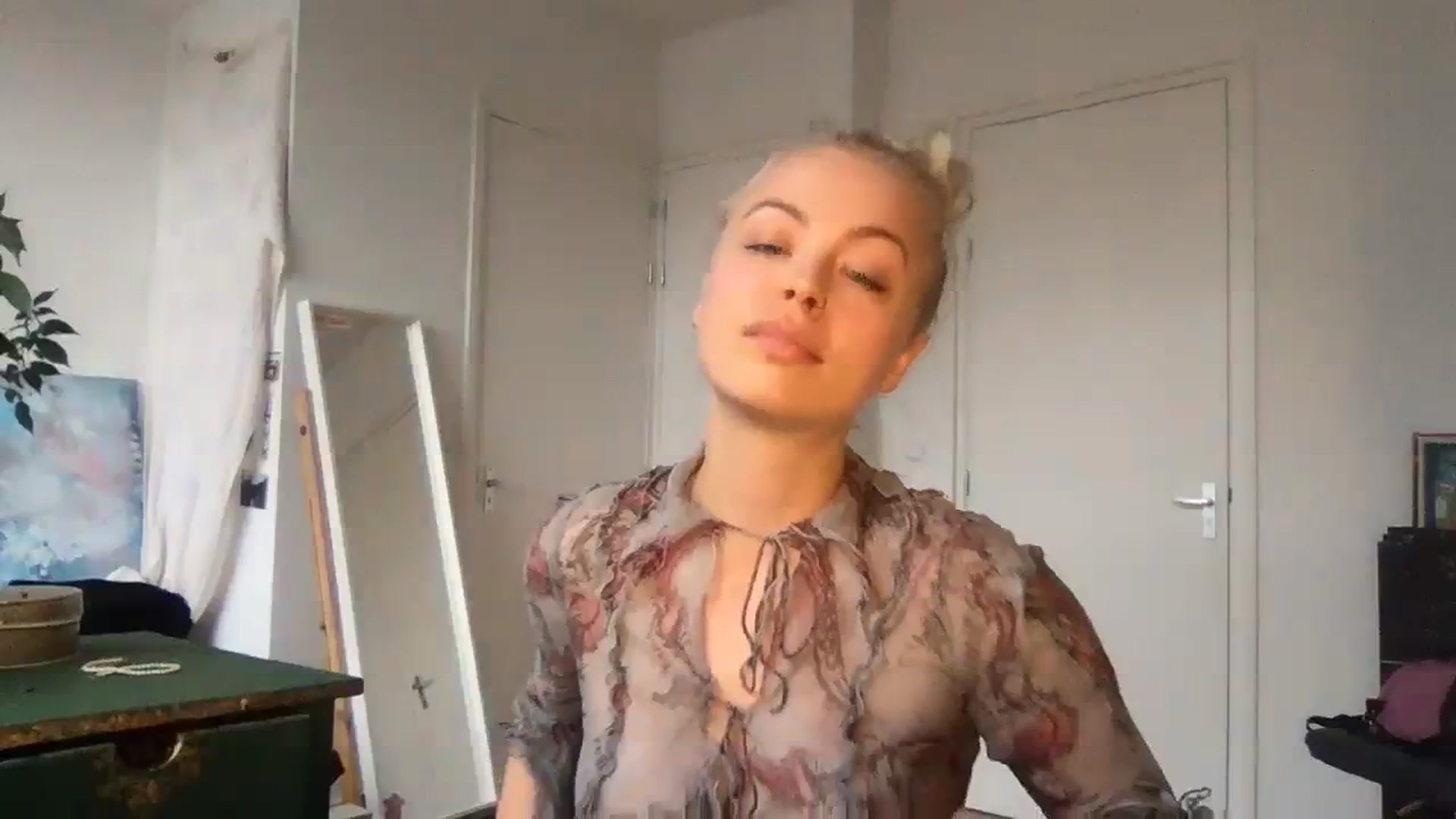 Gallery image thumbnail from cybergem's myfreecams stream on, 07/23/2023, 18:46 image 3 of 20