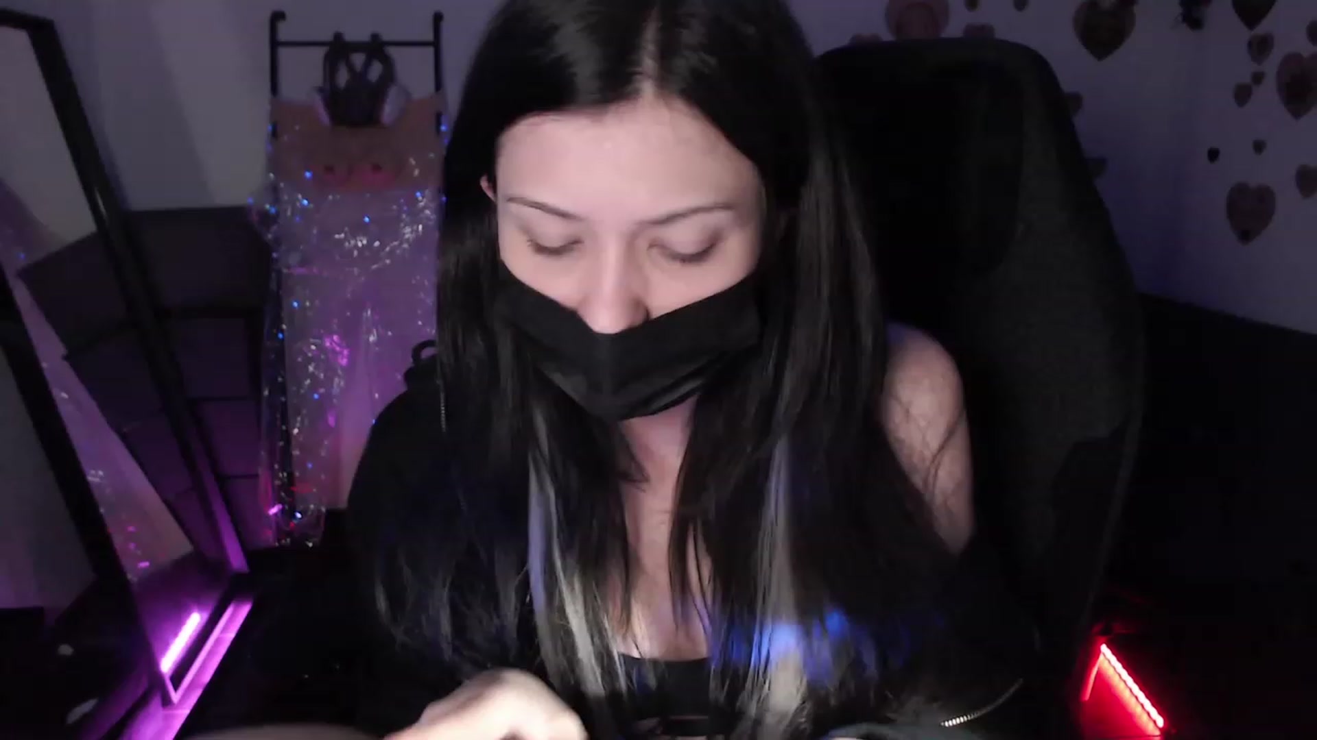 Gallery image thumbnail from dRoomToAvoi's myfreecams stream on, 07/26/2023, 04:25 image 8 of 20