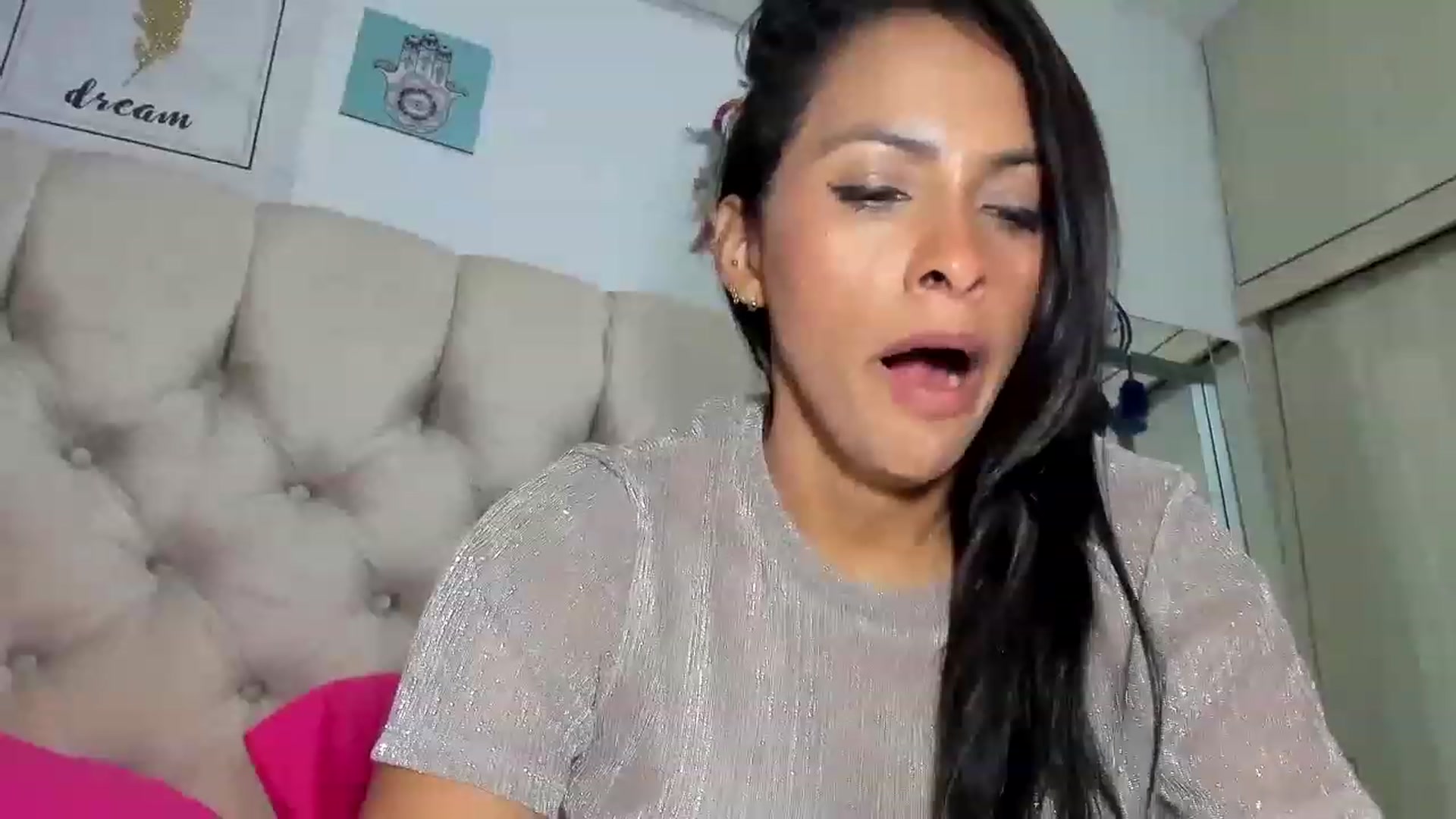 Gallery image thumbnail from dabaxoxo's myfreecams stream on, 04/18/2023, 19:07 image 4 of 20