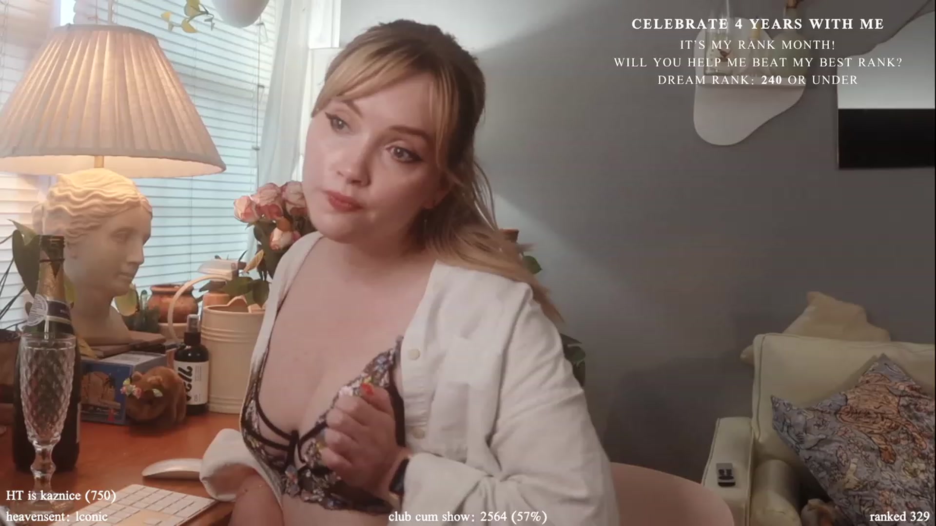 Gallery image thumbnail from daddyissues's myfreecams stream on, 11/24/2023, 20:22 image 14 of 20