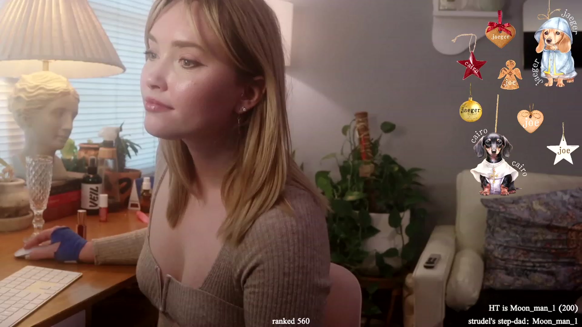 Gallery image thumbnail from daddyissues's myfreecams stream on, 12/15/2023, 19:37 image 5 of 20
