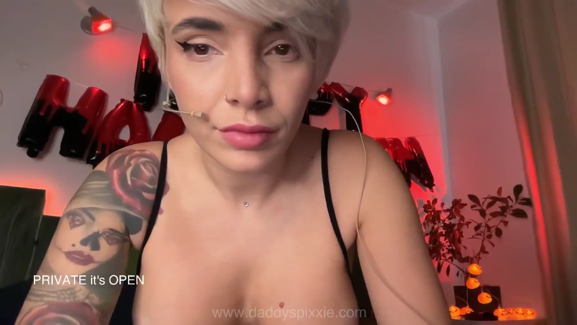 Gallery image thumbnail from daddyspixxie's myfreecams stream on, 10/28/2025, 12:35 image 5 of 20