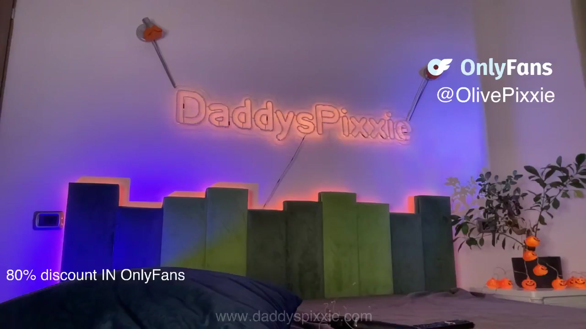Gallery image thumbnail from daddyspixxie's myfreecams stream on, 11/17/2025, 11:50 image 17 of 20
