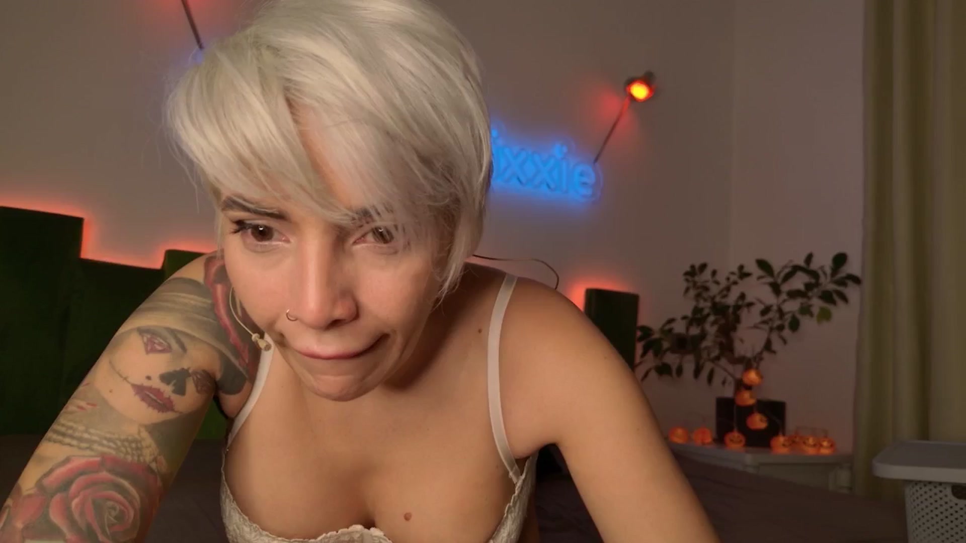 Gallery image thumbnail from daddyspixxie's myfreecams stream on, 11/21/2025, 23:46 image 1 of 20
