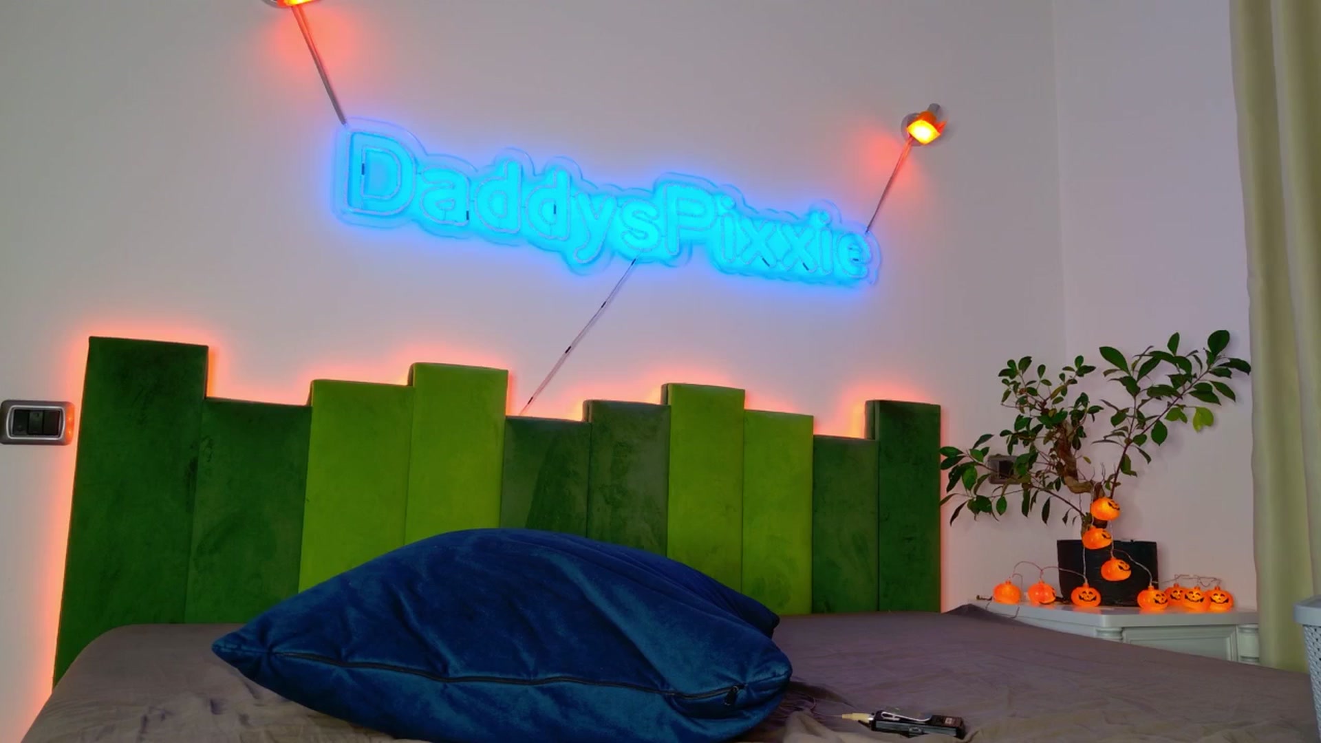 Gallery image thumbnail from daddyspixxie's myfreecams stream on, 11/21/2025, 23:46 image 4 of 20