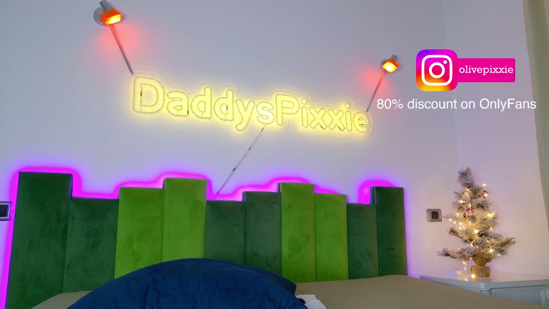 Gallery image thumbnail from daddyspixxie's myfreecams stream on, 11/28/2025, 19:00 image 14 of 20