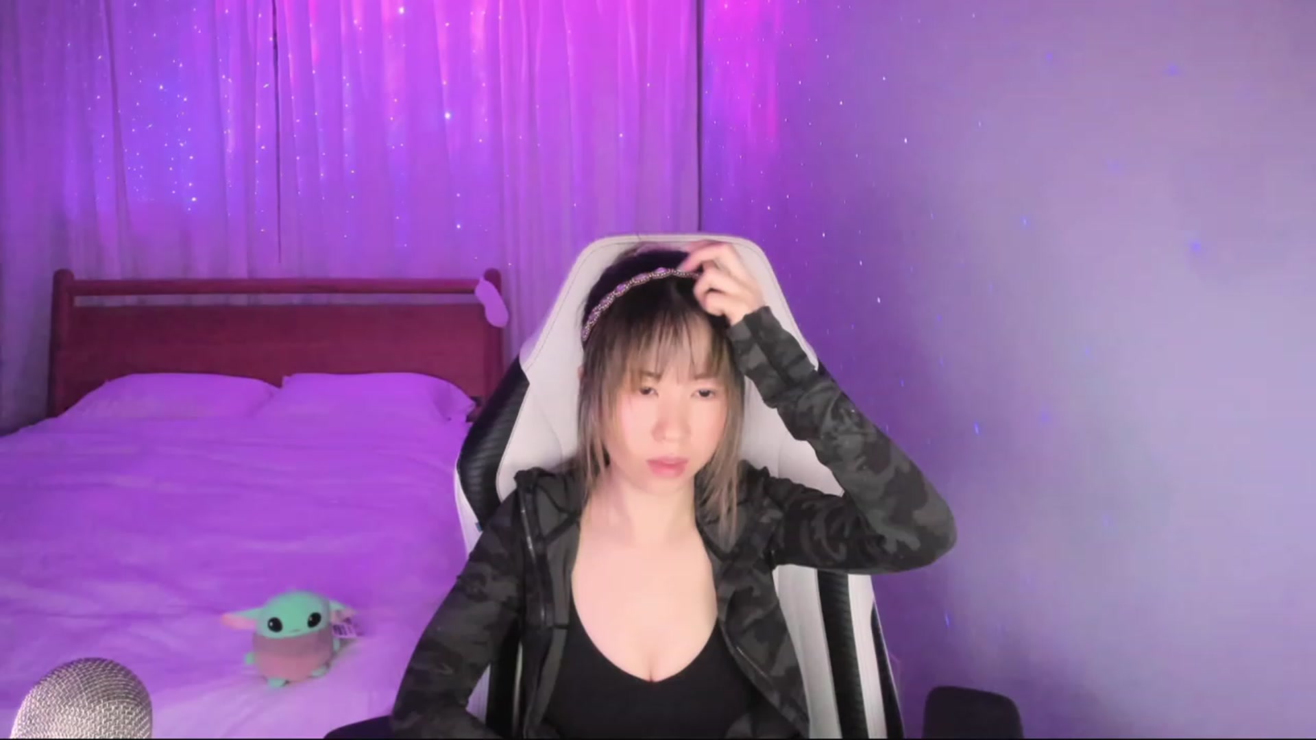 Gallery image thumbnail from daisiee's myfreecams stream on, 01/26/2024, 01:30 image 12 of 20