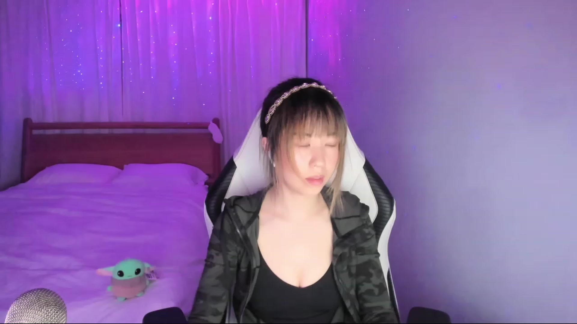 Gallery image thumbnail from daisiee's myfreecams stream on, 01/26/2024, 01:30 image 15 of 20