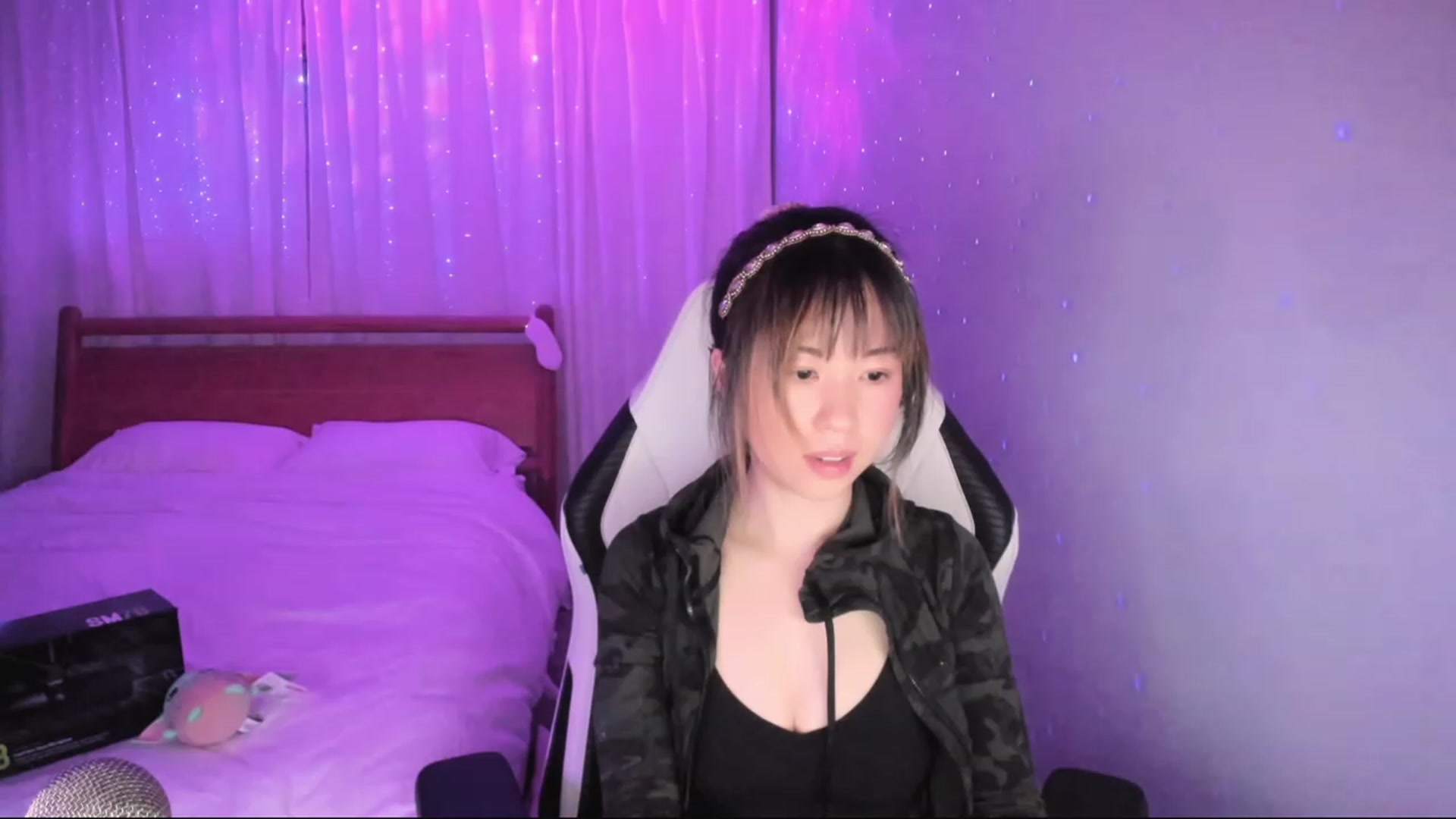 Gallery image thumbnail from daisiee's myfreecams stream on, 01/26/2024, 02:13 image 8 of 20