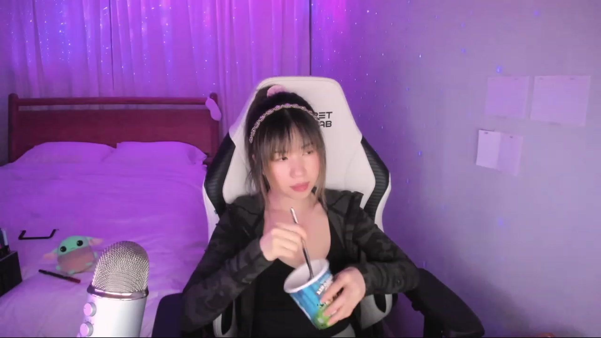 Gallery image thumbnail from daisiee's myfreecams stream on, 01/26/2024, 04:02 image 15 of 20