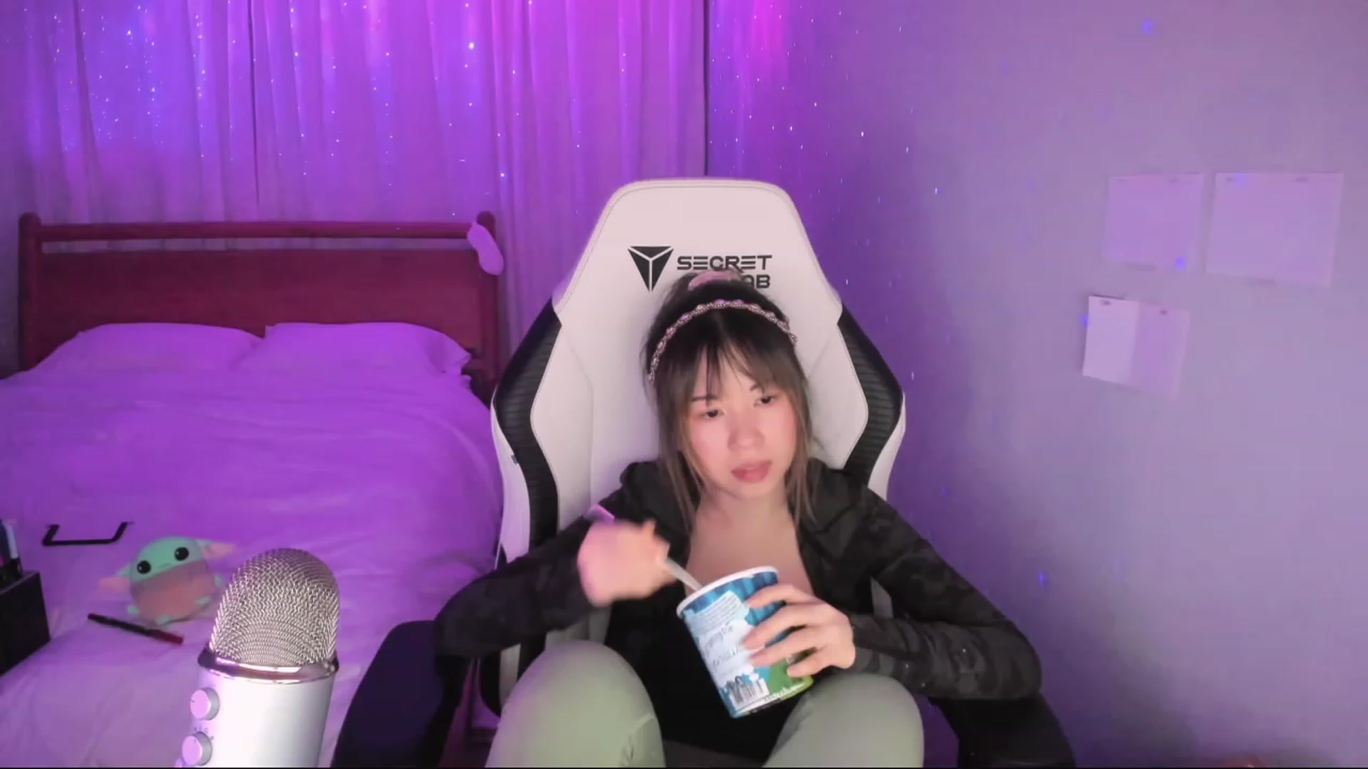 Gallery image thumbnail from daisiee's myfreecams stream on, 01/26/2024, 04:02 image 18 of 20