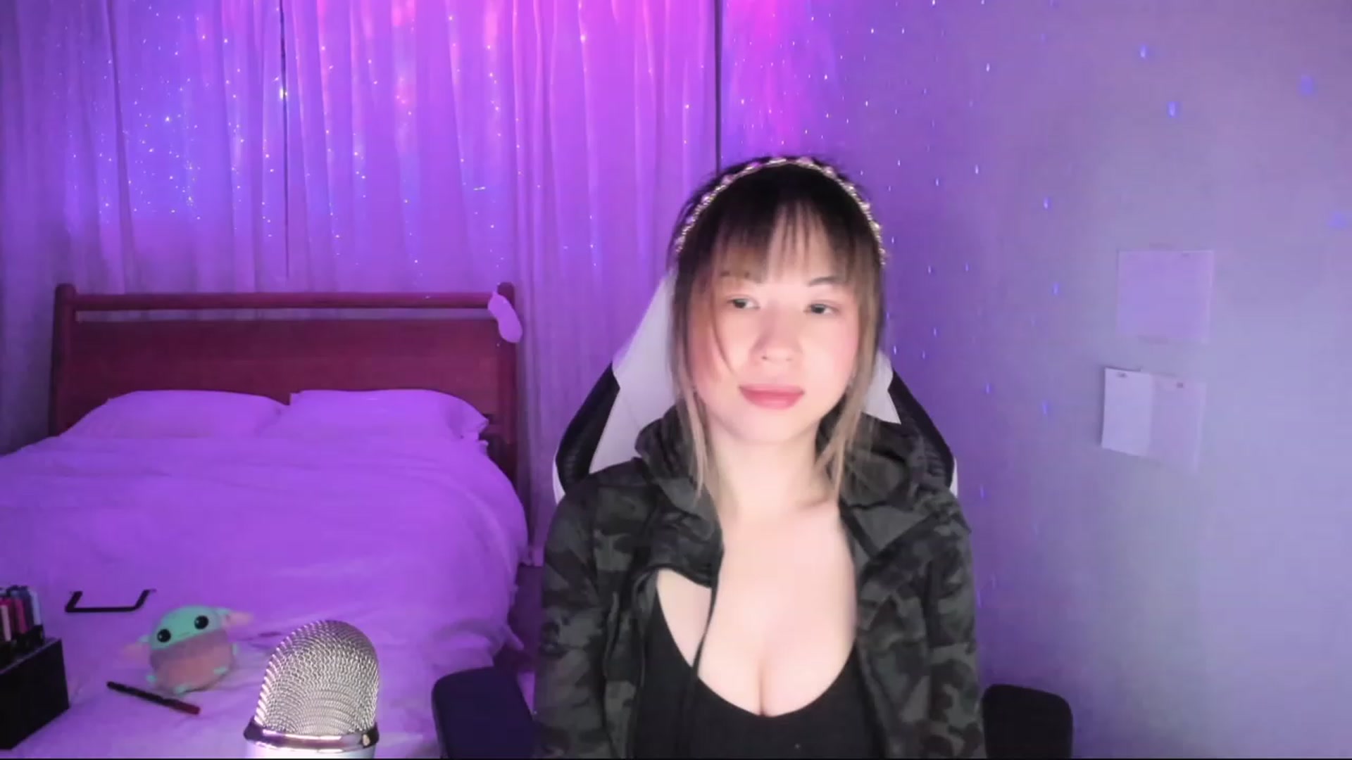 Gallery image thumbnail from daisiee's myfreecams stream on, 01/26/2024, 04:02 image 10 of 20