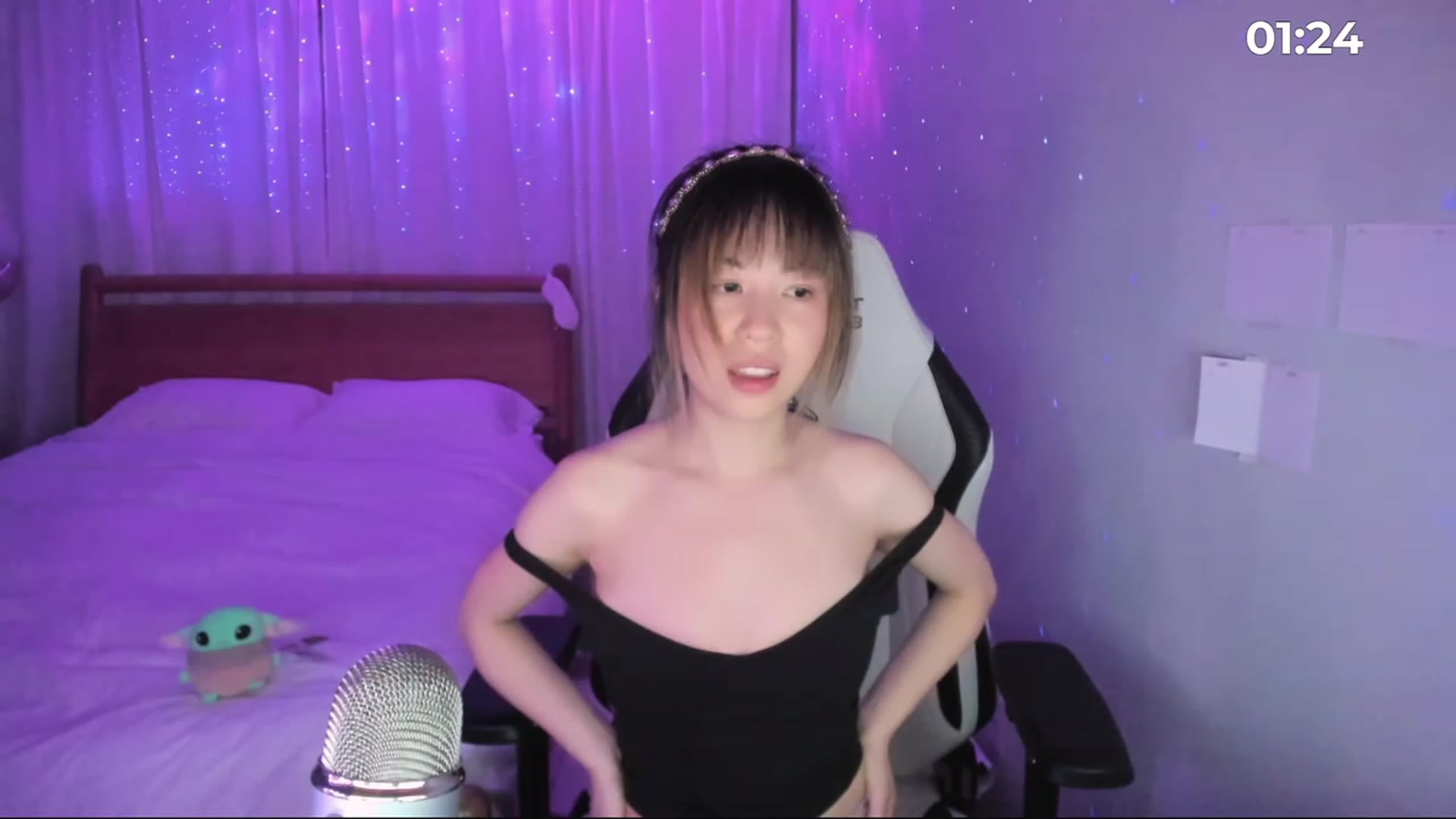 Gallery image thumbnail from daisiee's myfreecams stream on, 01/26/2024, 06:45 image 15 of 20