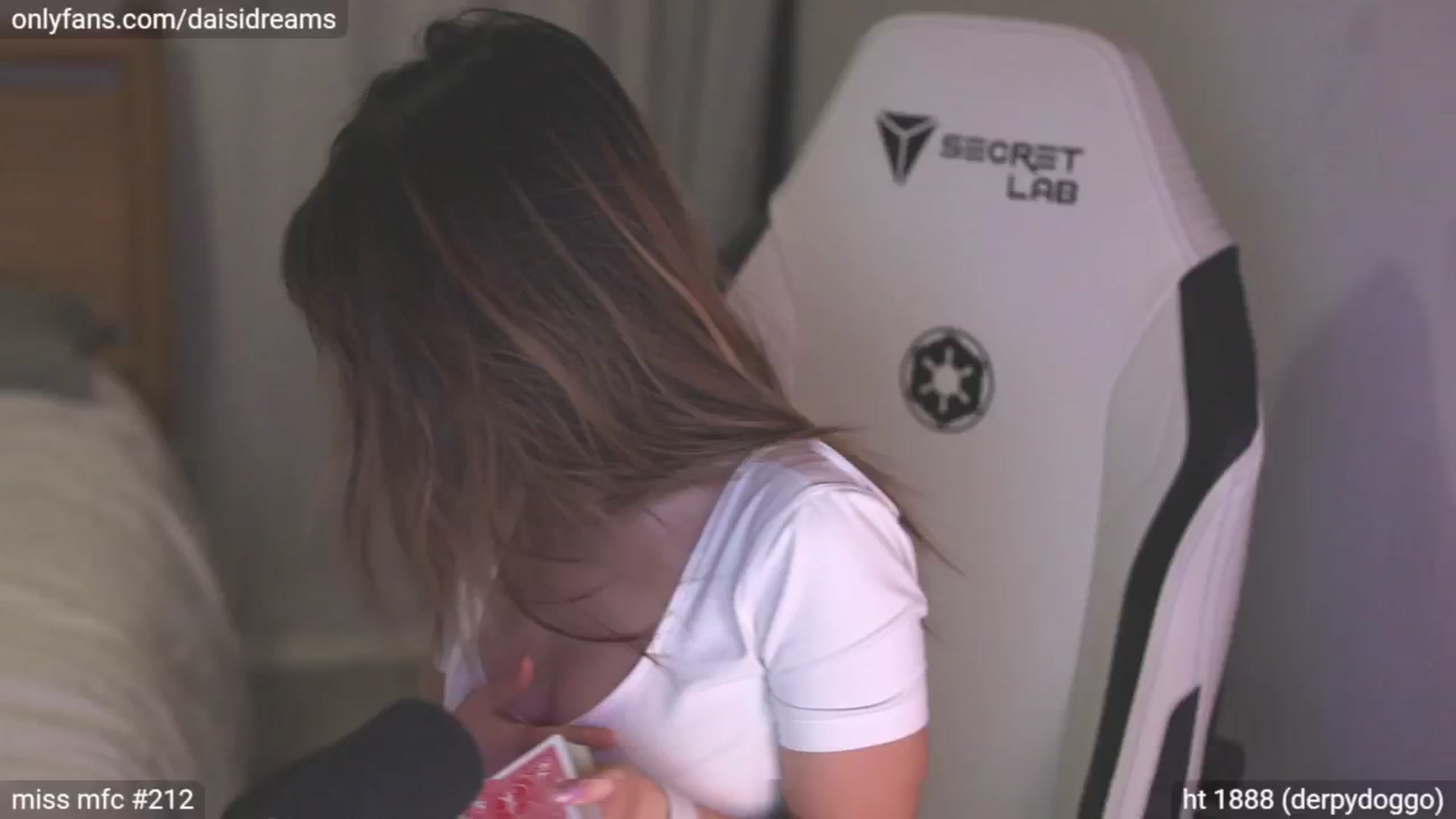 Gallery image thumbnail from daisii's myfreecams stream on, 06/29/2024, 04:03 image 4 of 20