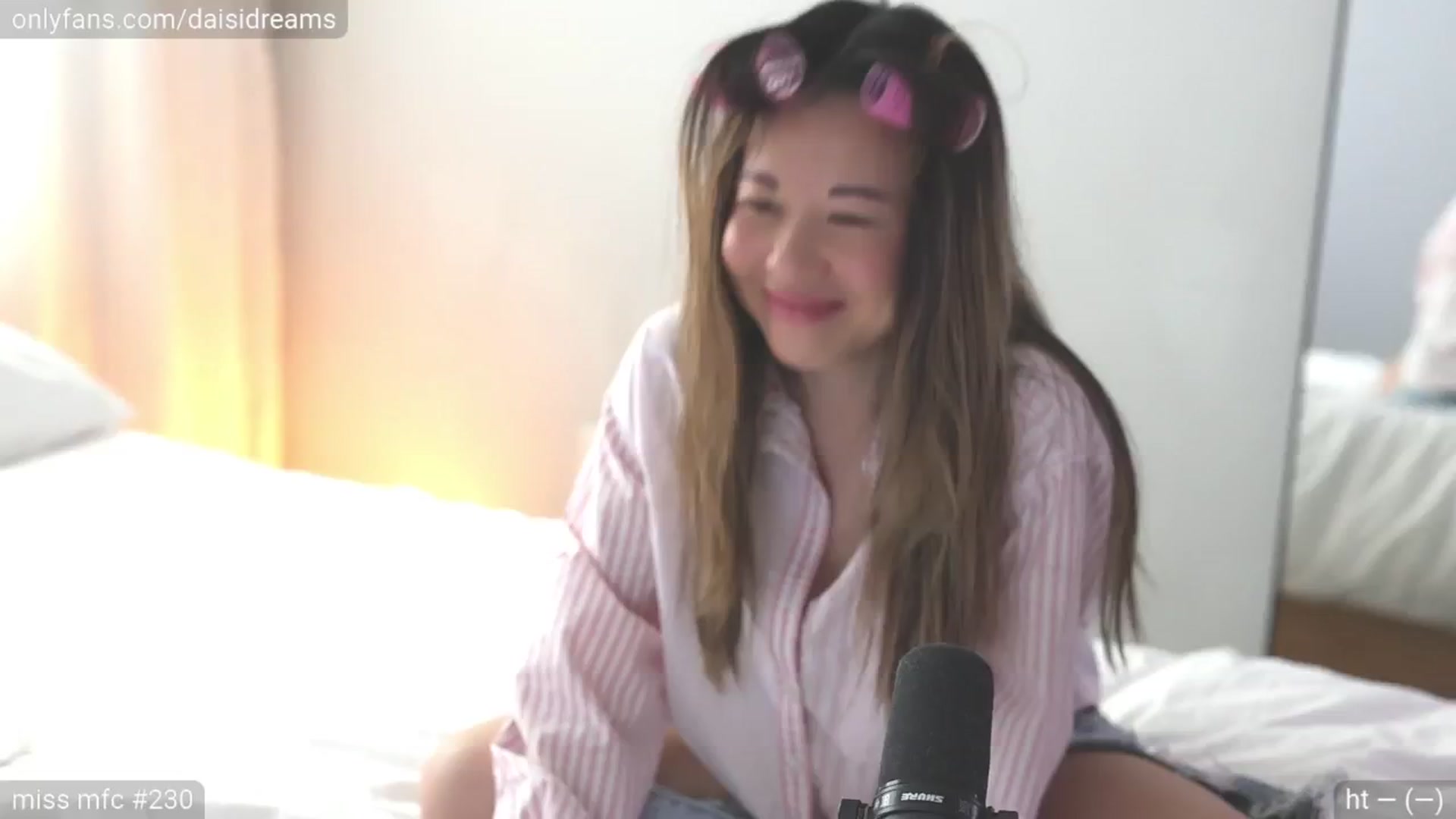 Gallery image thumbnail from daisii's myfreecams stream on, 07/01/2024, 01:01 image 2 of 20