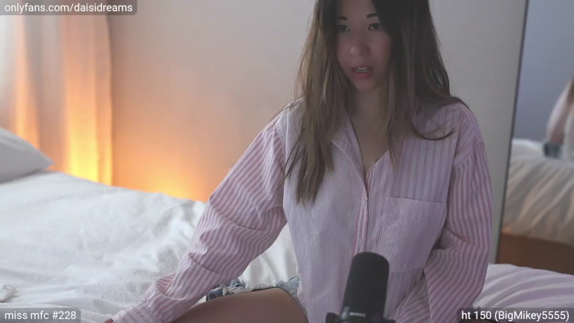 Gallery image thumbnail from daisii's myfreecams stream on, 07/01/2024, 01:01 image 9 of 20