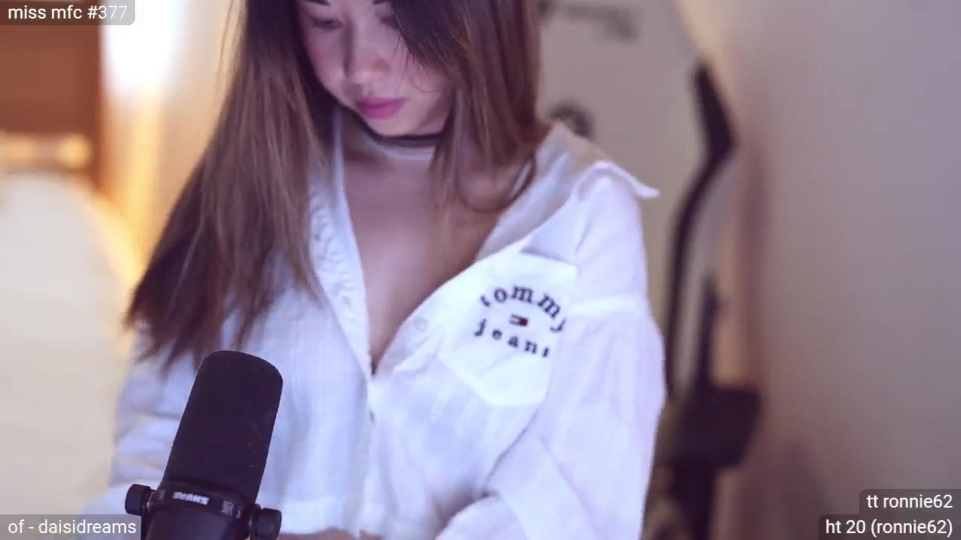 Gallery image thumbnail from daisii's myfreecams stream on, 07/15/2024, 24:01 image 5 of 20
