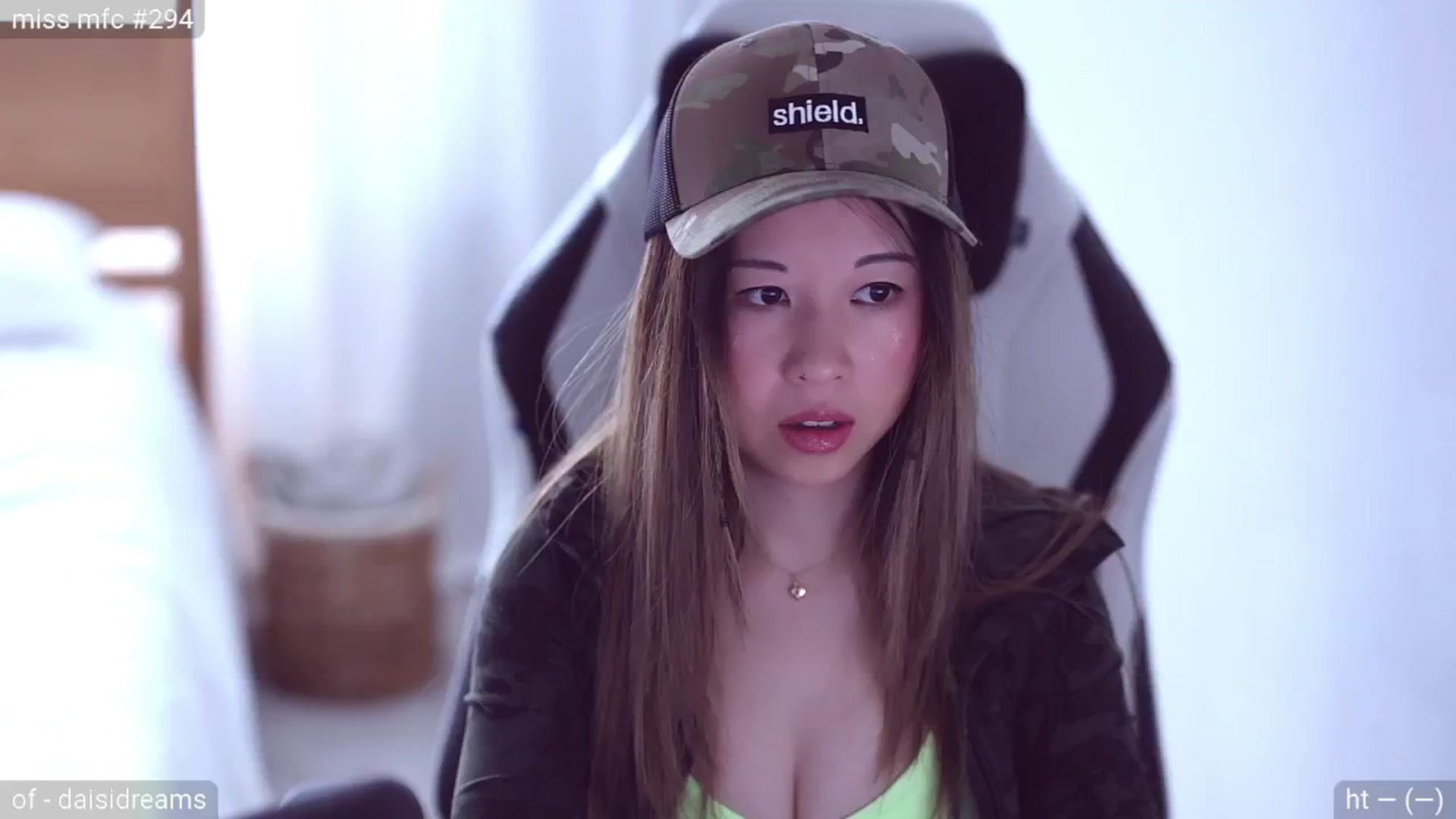 Gallery image thumbnail from daisii's myfreecams stream on, 07/20/2024, 24:32 image 1 of 20