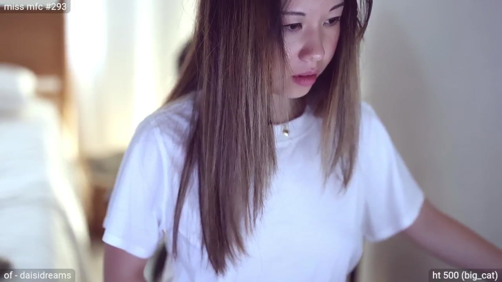Gallery image thumbnail from daisii's myfreecams stream on, 07/20/2024, 24:32 image 17 of 20