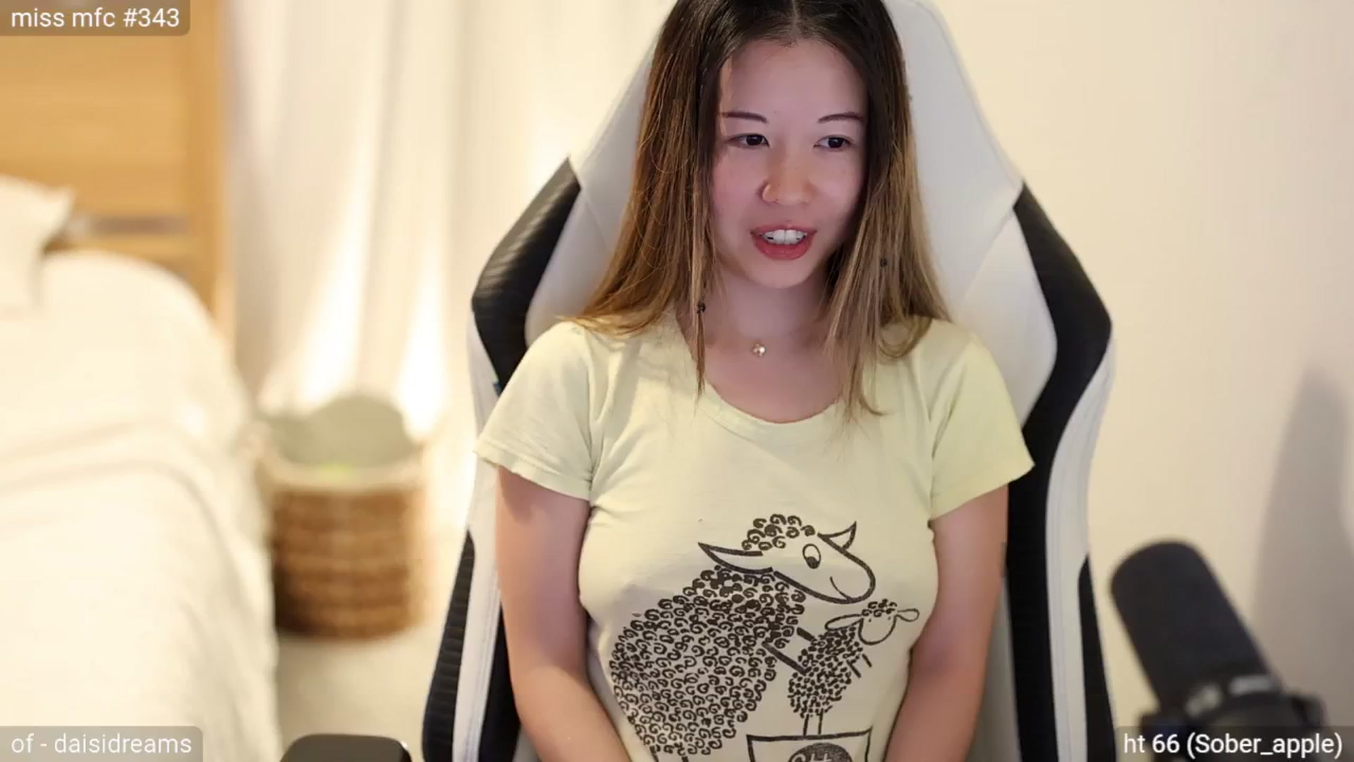 Gallery image thumbnail from daisii's myfreecams stream on, 07/21/2024, 01:38 image 5 of 20