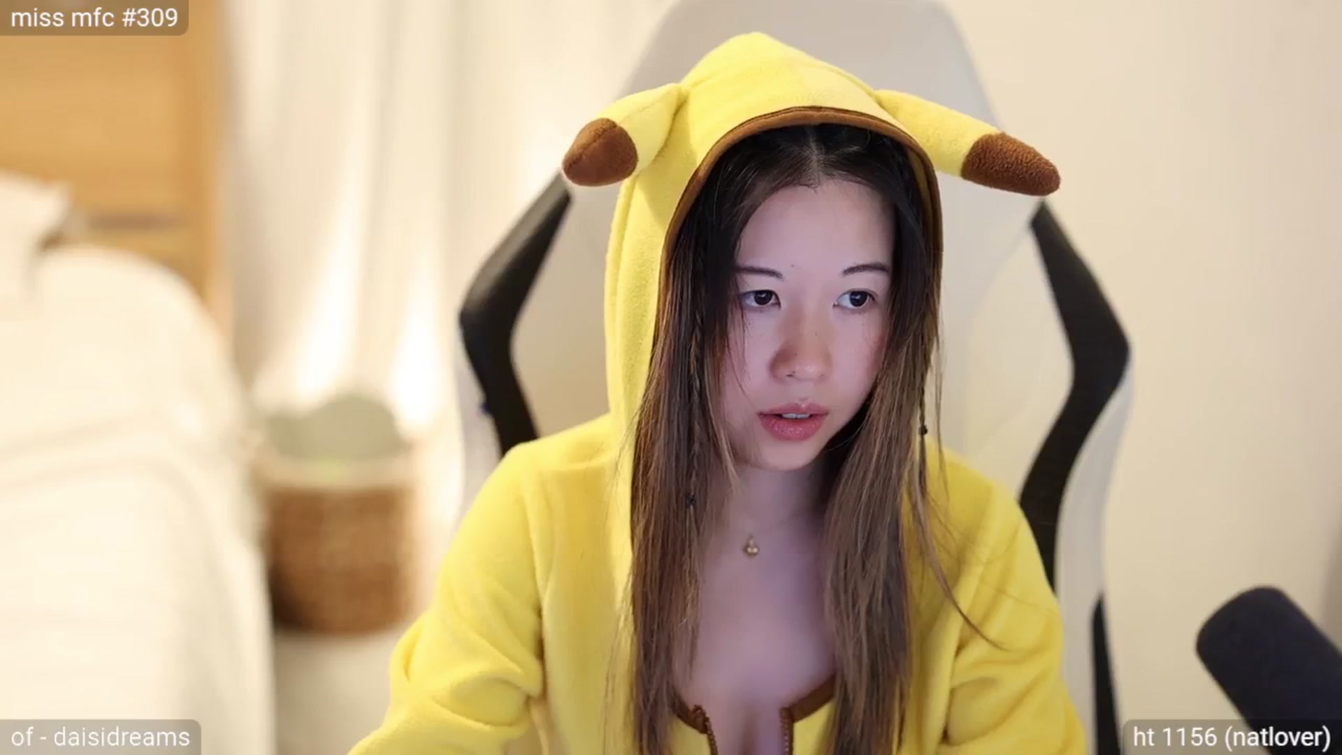 Gallery image thumbnail from daisii's myfreecams stream on, 07/21/2024, 04:49 image 7 of 20