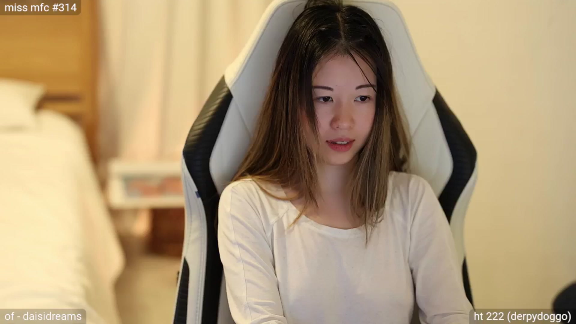 Gallery image thumbnail from daisii's myfreecams stream on, 07/23/2024, 02:47 image 10 of 20