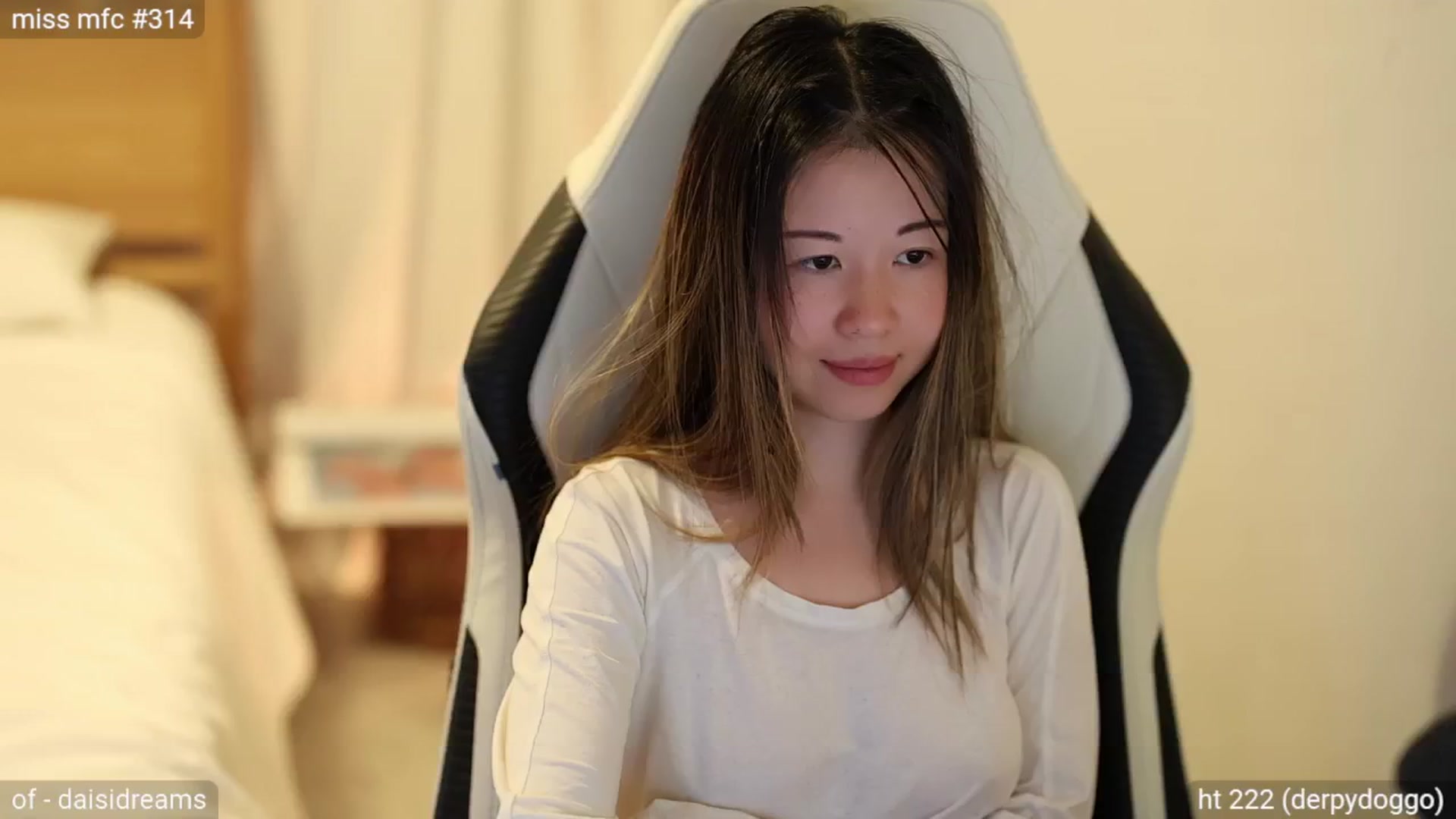 Gallery image thumbnail from daisii's myfreecams stream on, 07/23/2024, 02:47 image 11 of 20