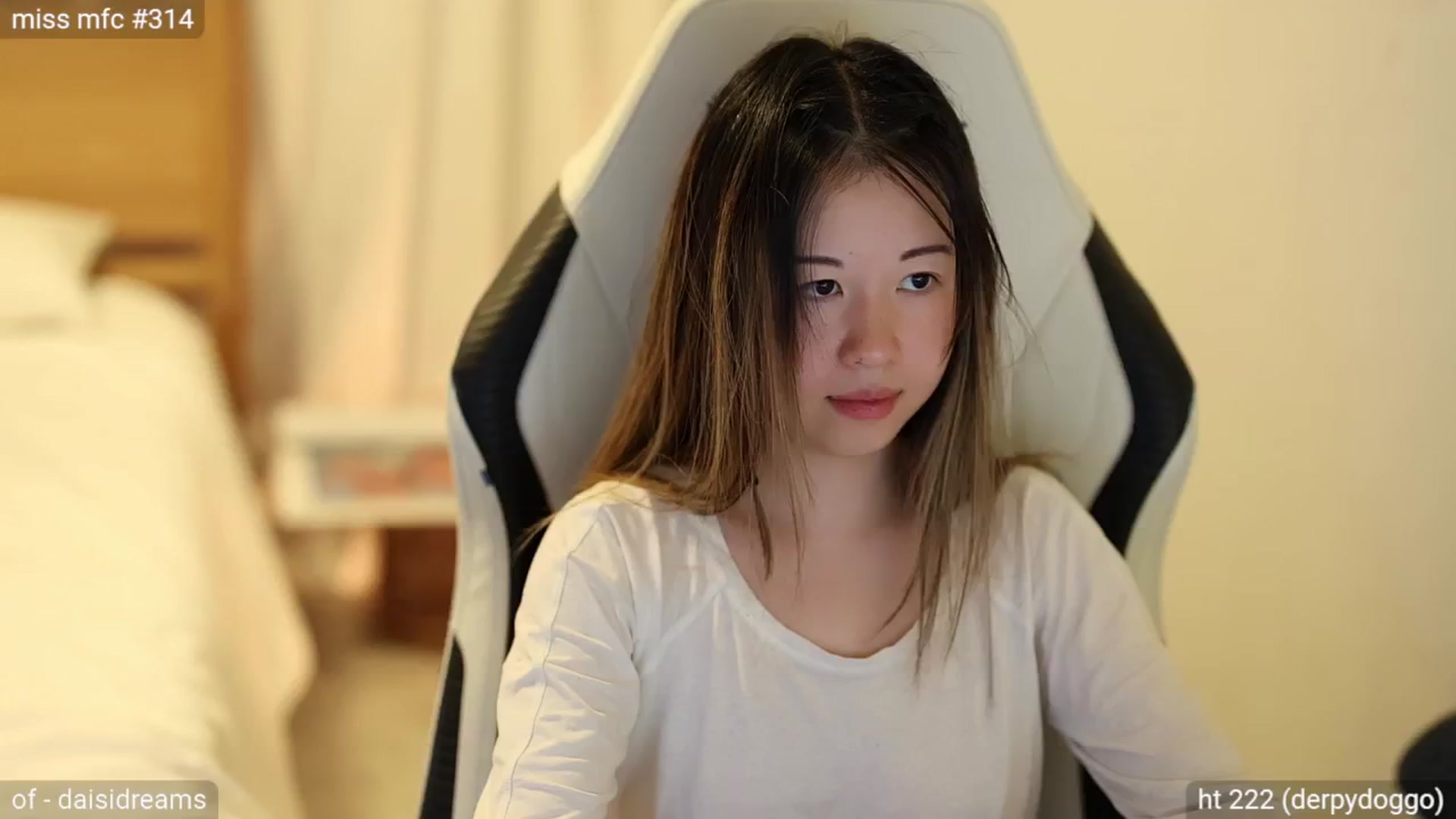 Gallery image thumbnail from daisii's myfreecams stream on, 07/23/2024, 02:47 image 14 of 20