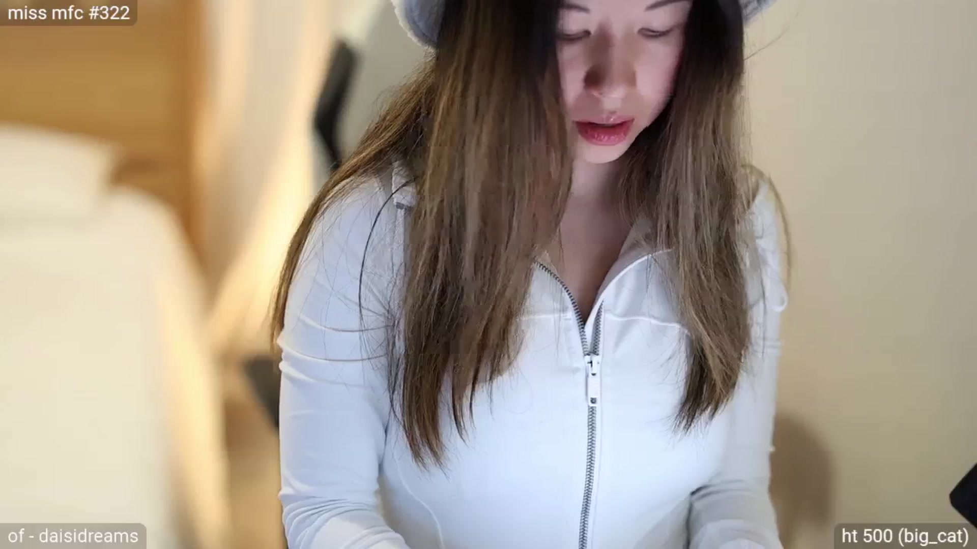 Gallery image thumbnail from daisii's myfreecams stream on, 07/24/2024, 03:33 image 8 of 20