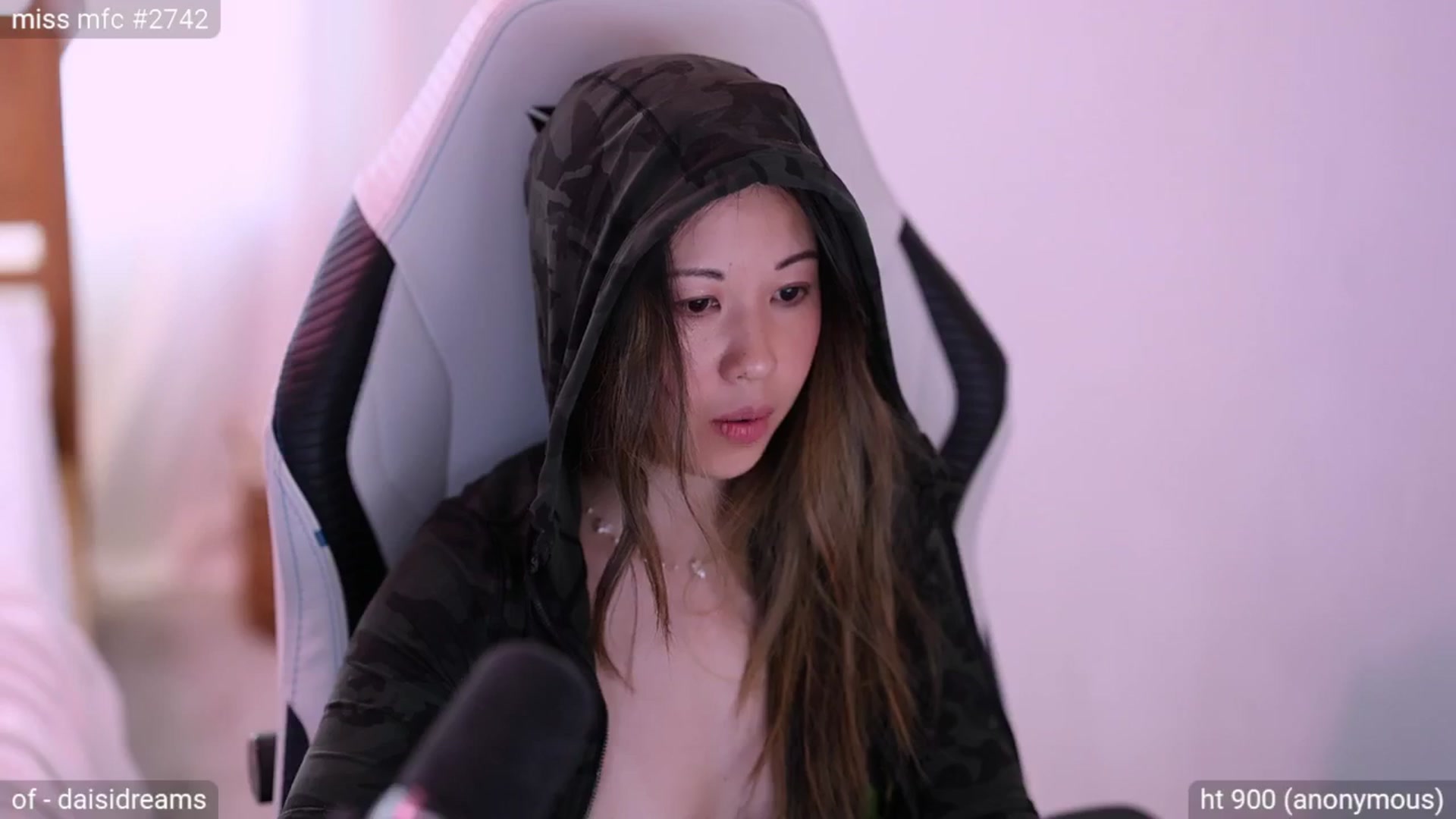 Gallery image thumbnail from daisii's myfreecams stream on, 08/07/2024, 23:12 image 15 of 20